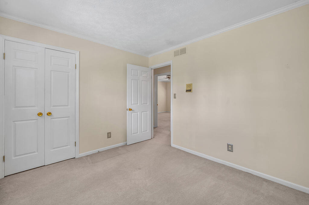 3237 Pontchartrain Court