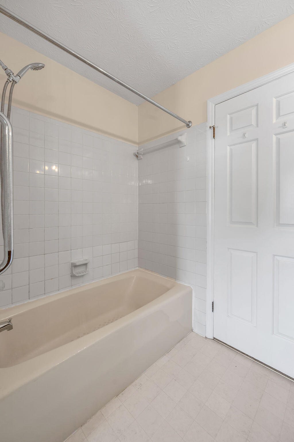 3237 Pontchartrain Court