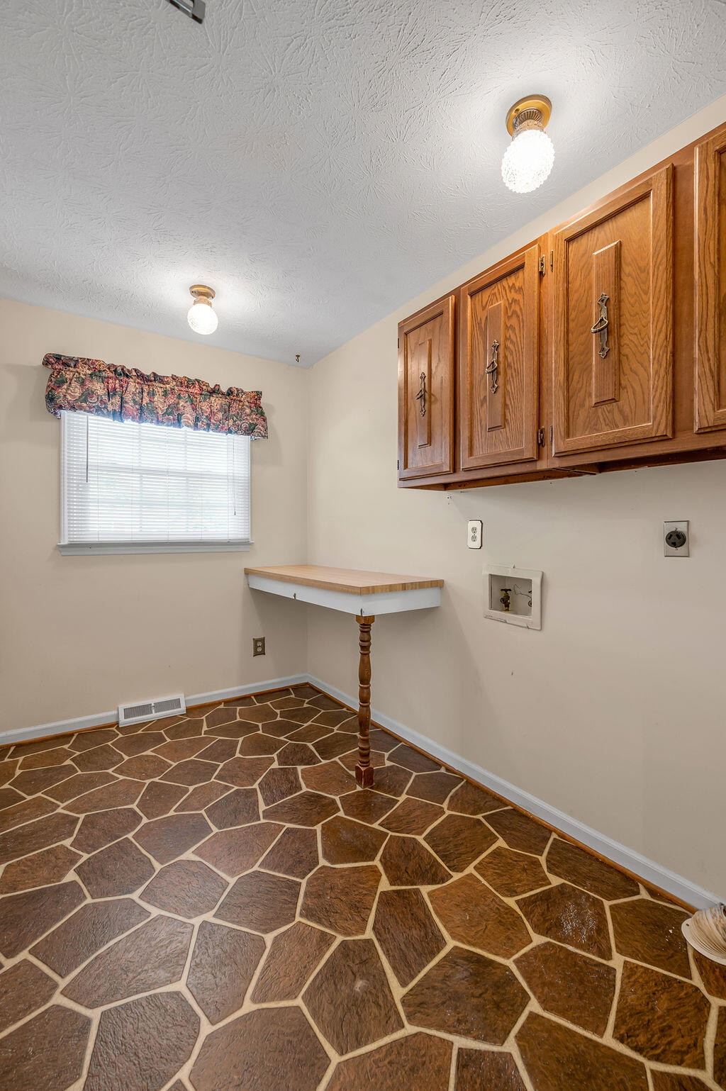 3237 Pontchartrain Court