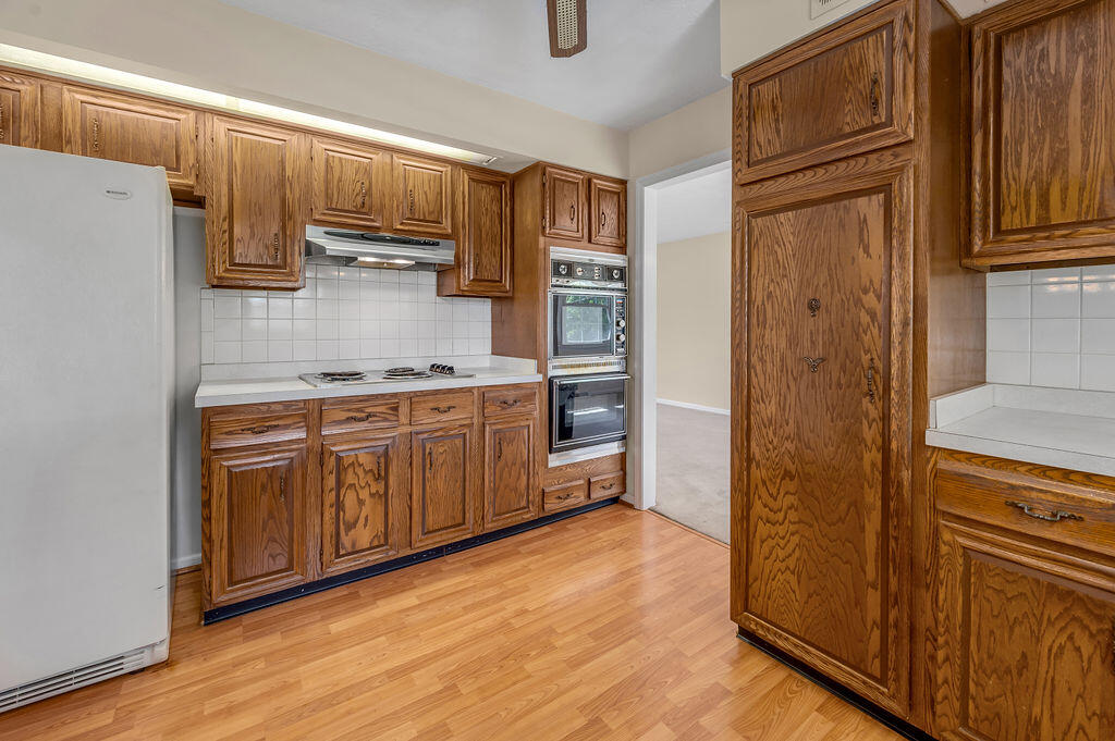 3237 Pontchartrain Court