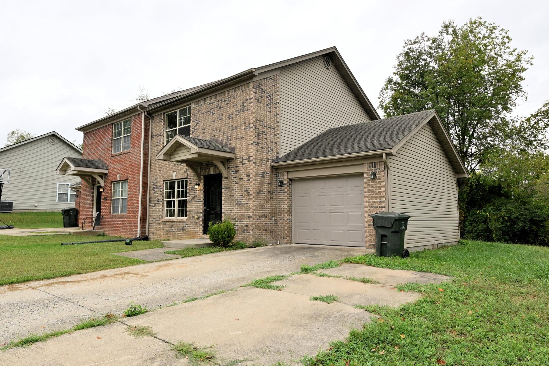 120-122 Tanbark Drive