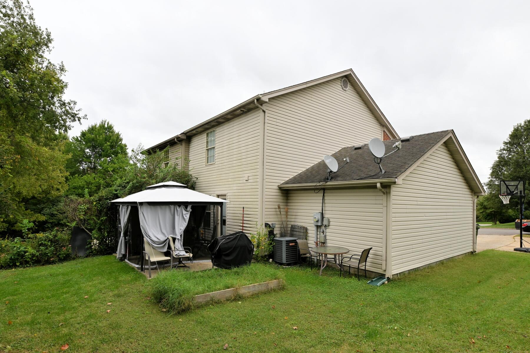 120-122 Tanbark Drive