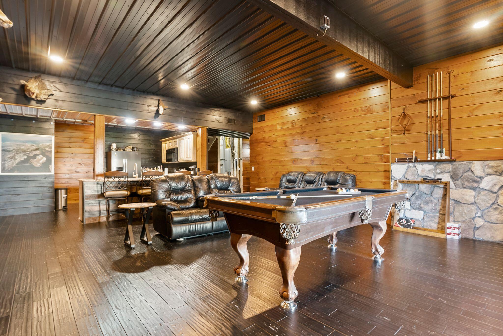 1600 Ditney Ridge Road