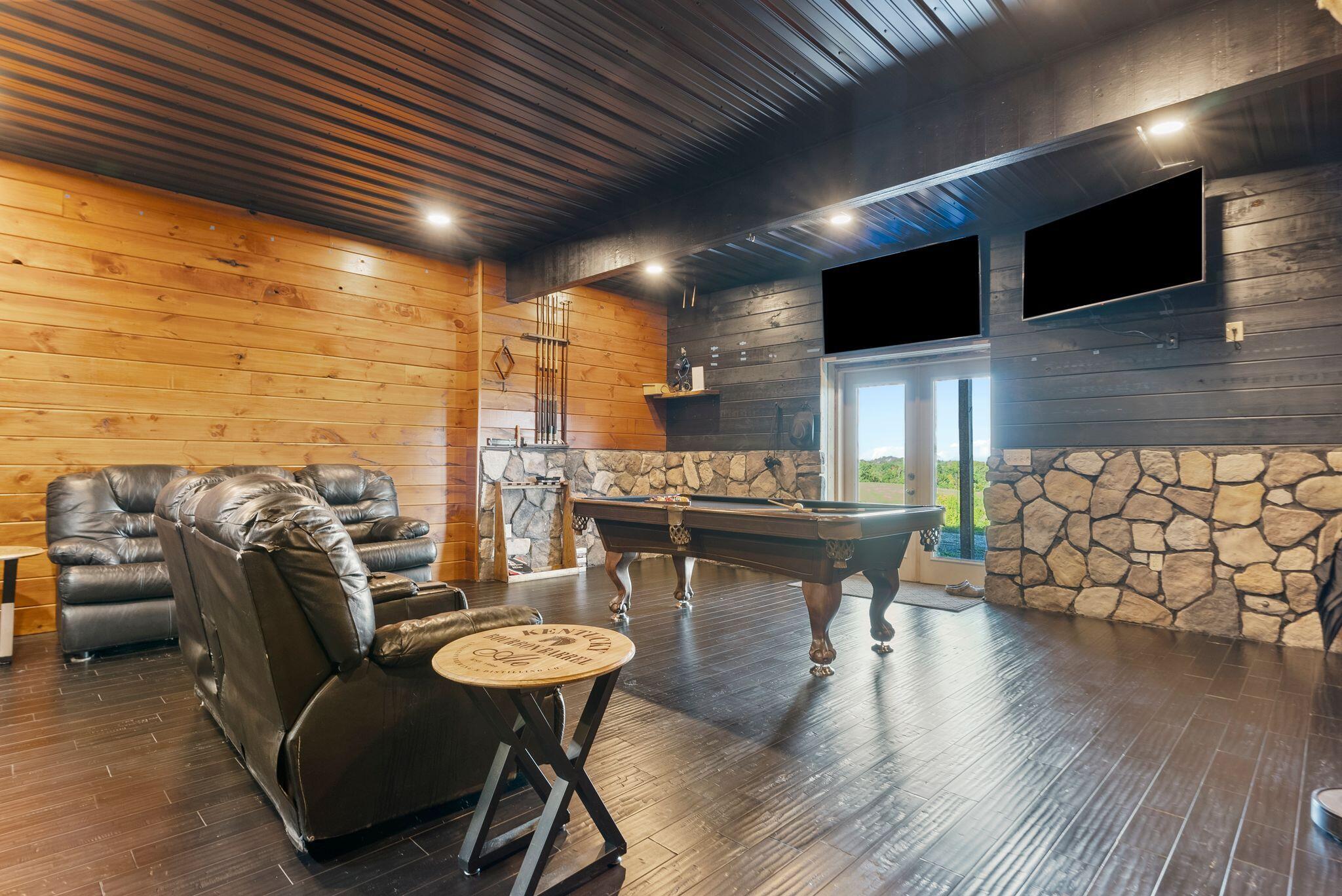 1600 Ditney Ridge Road