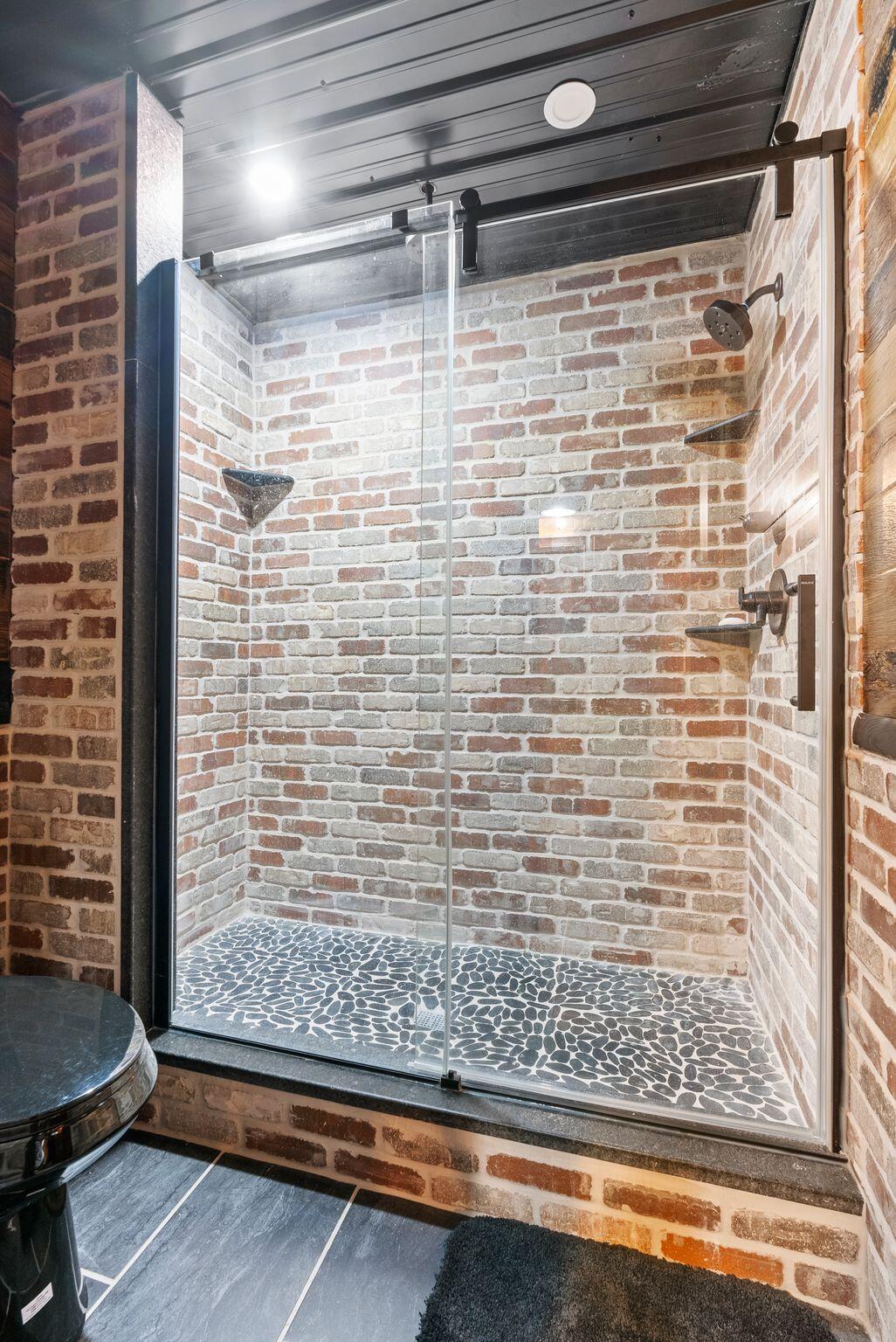 1600 Ditney Ridge Road