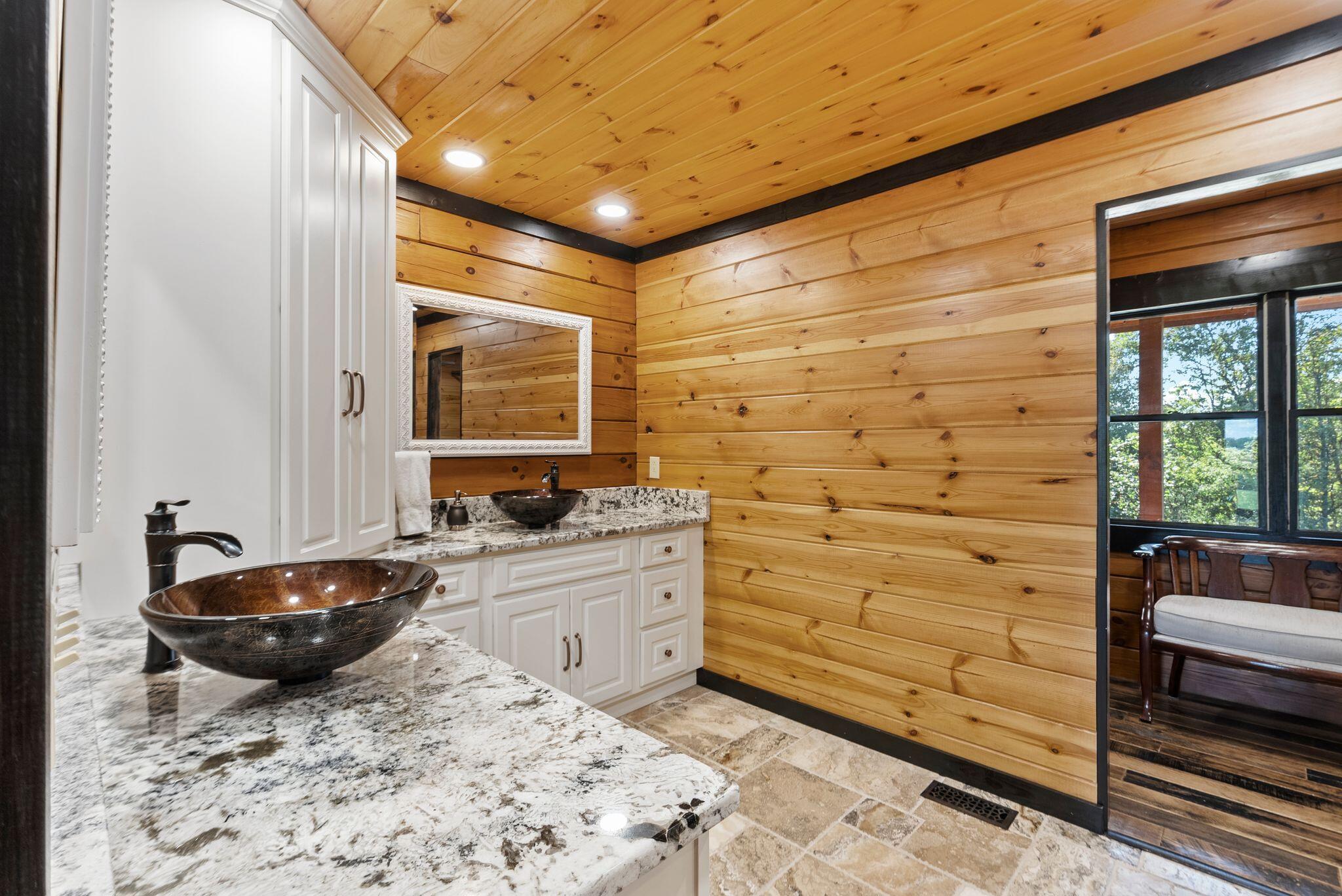 1600 Ditney Ridge Road