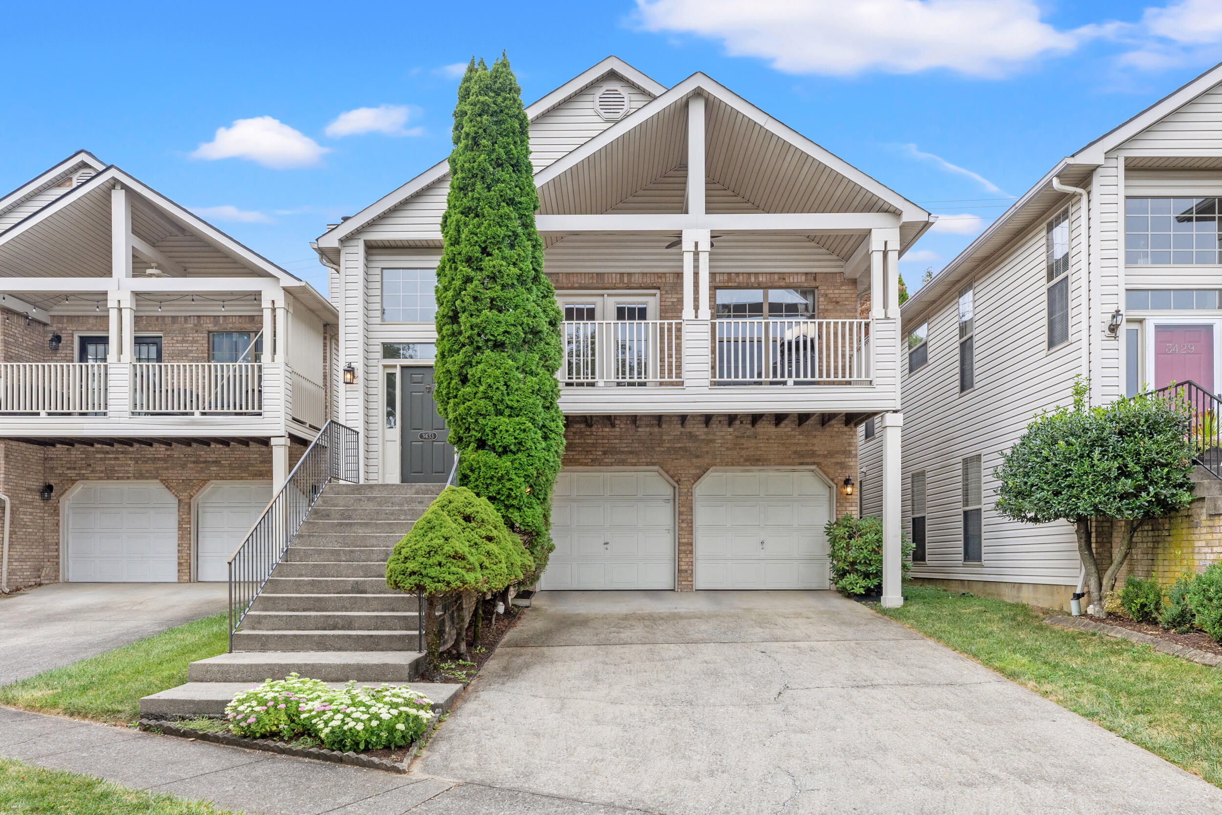 3433 Overbrook Fountain