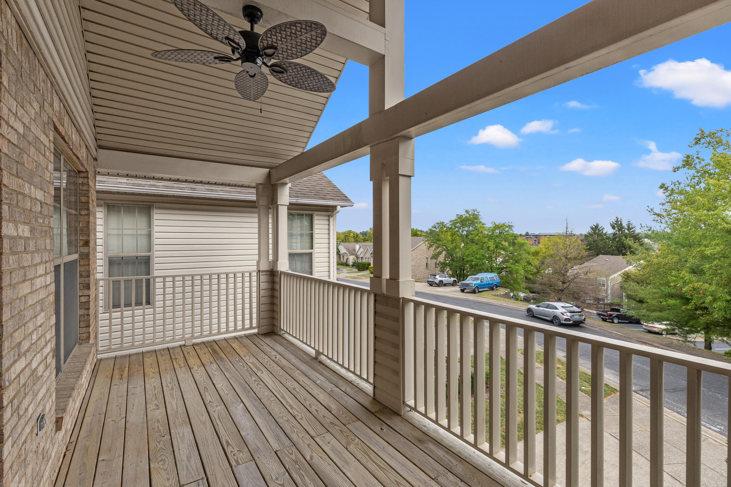 3433 Overbrook Fountain