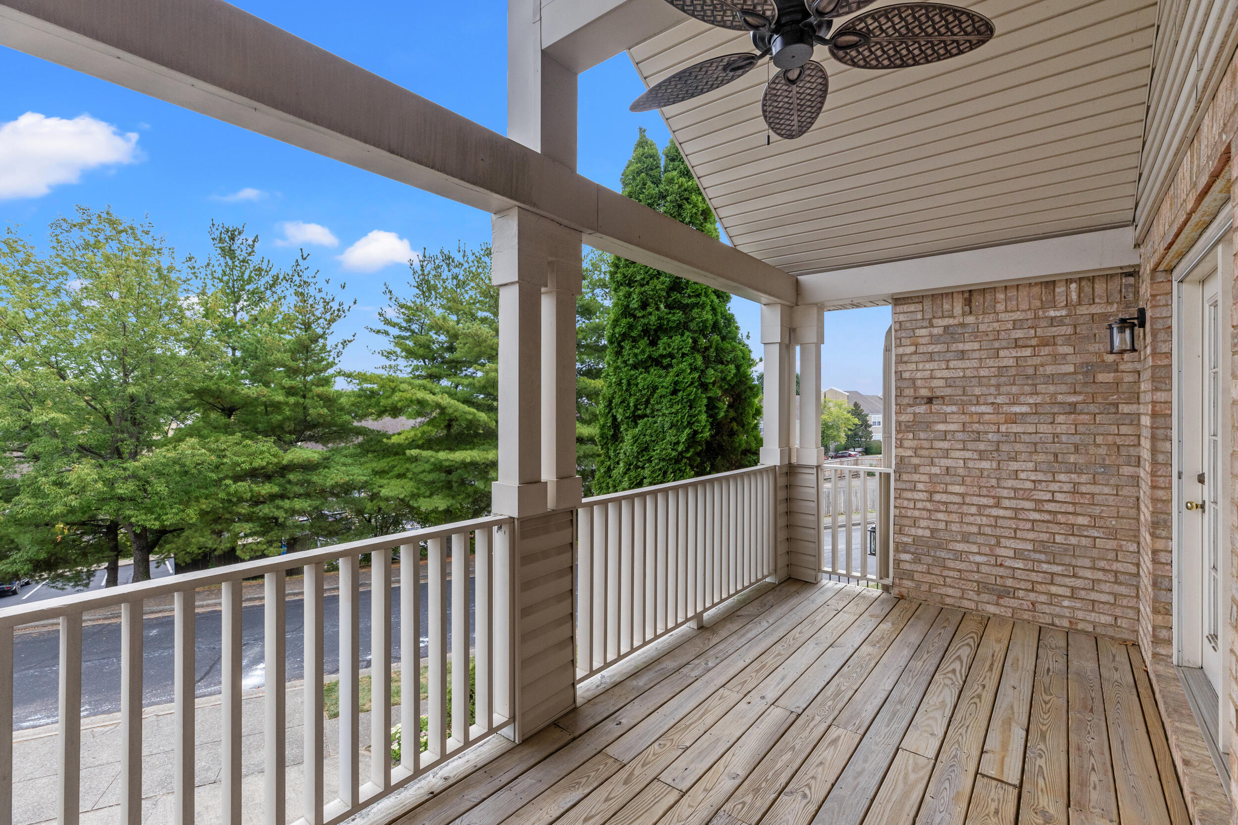 3433 Overbrook Fountain