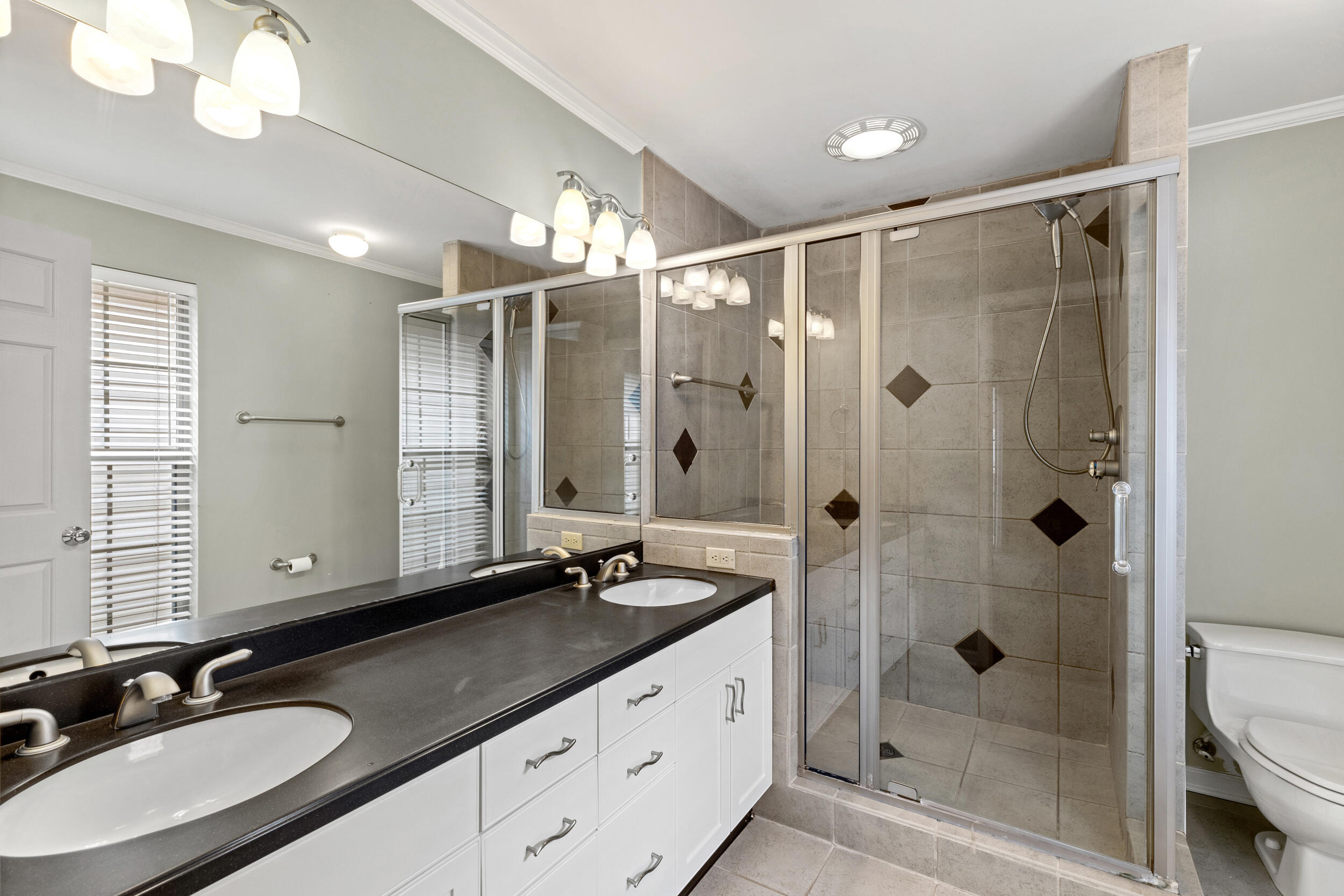 3433 Overbrook Fountain