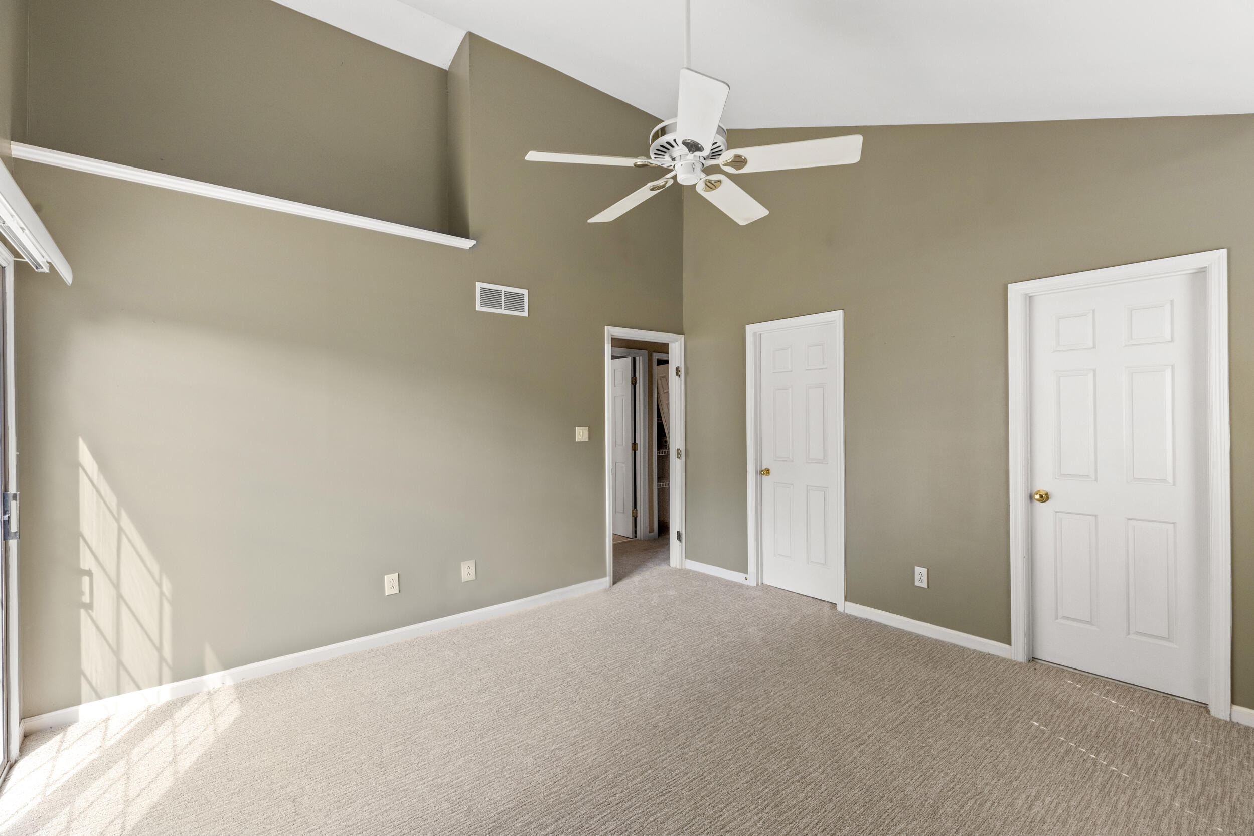 3433 Overbrook Fountain