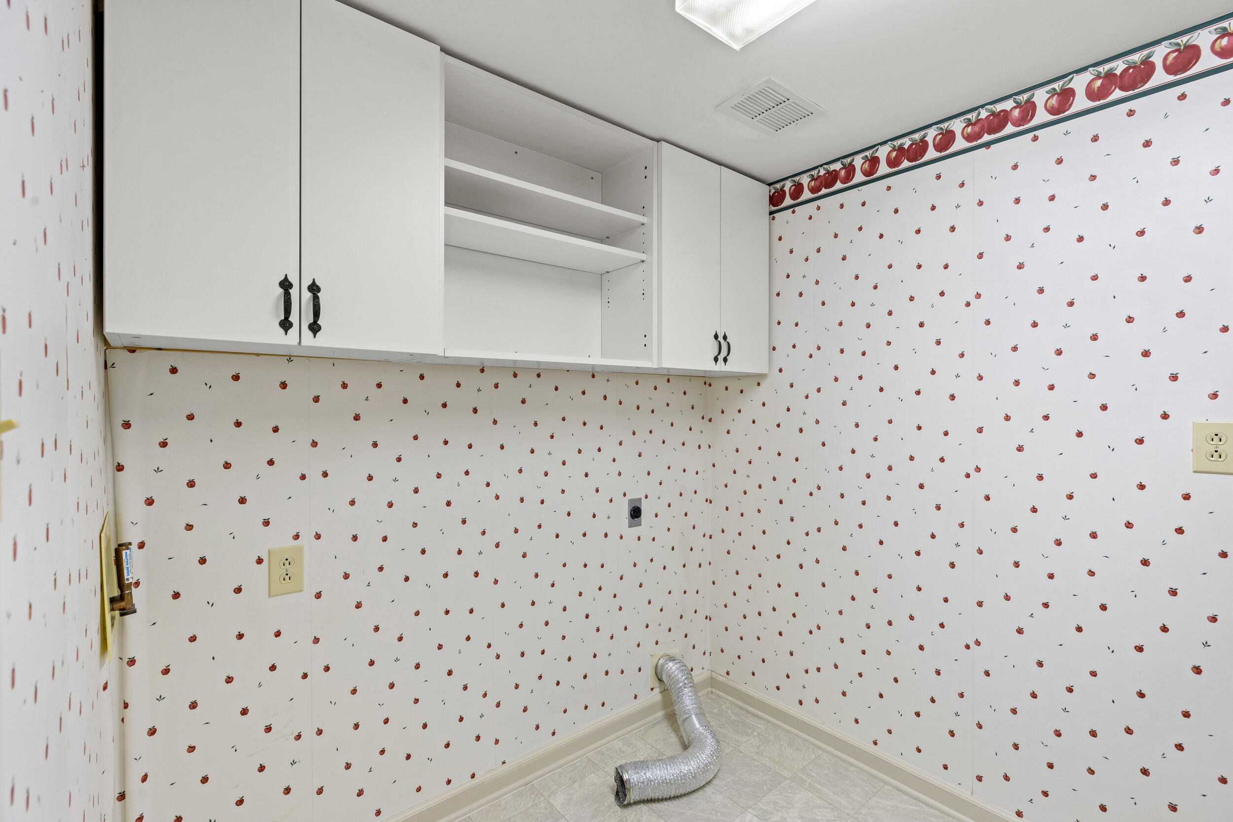 3433 Overbrook Fountain