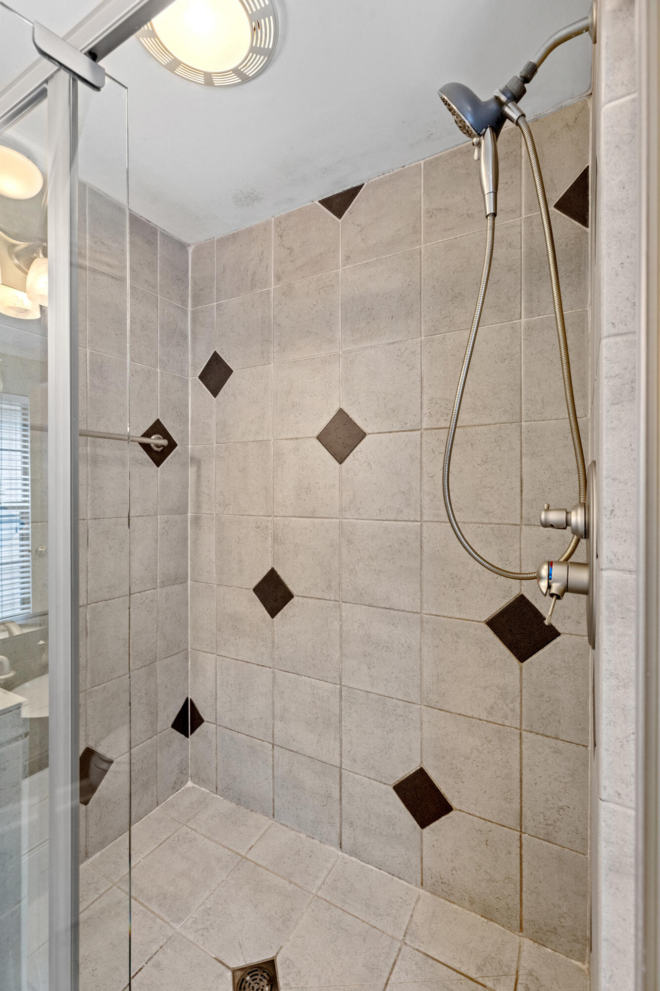 3433 Overbrook Fountain