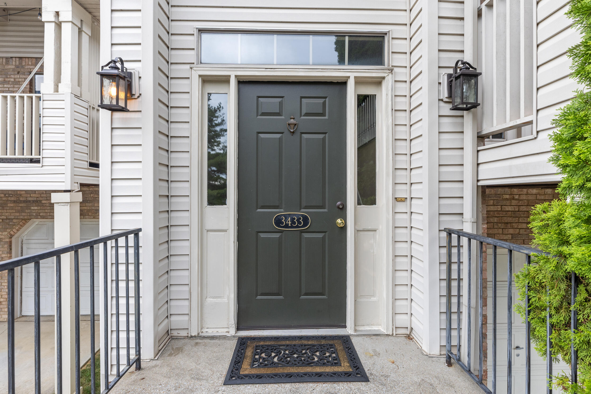 3433 Overbrook Fountain