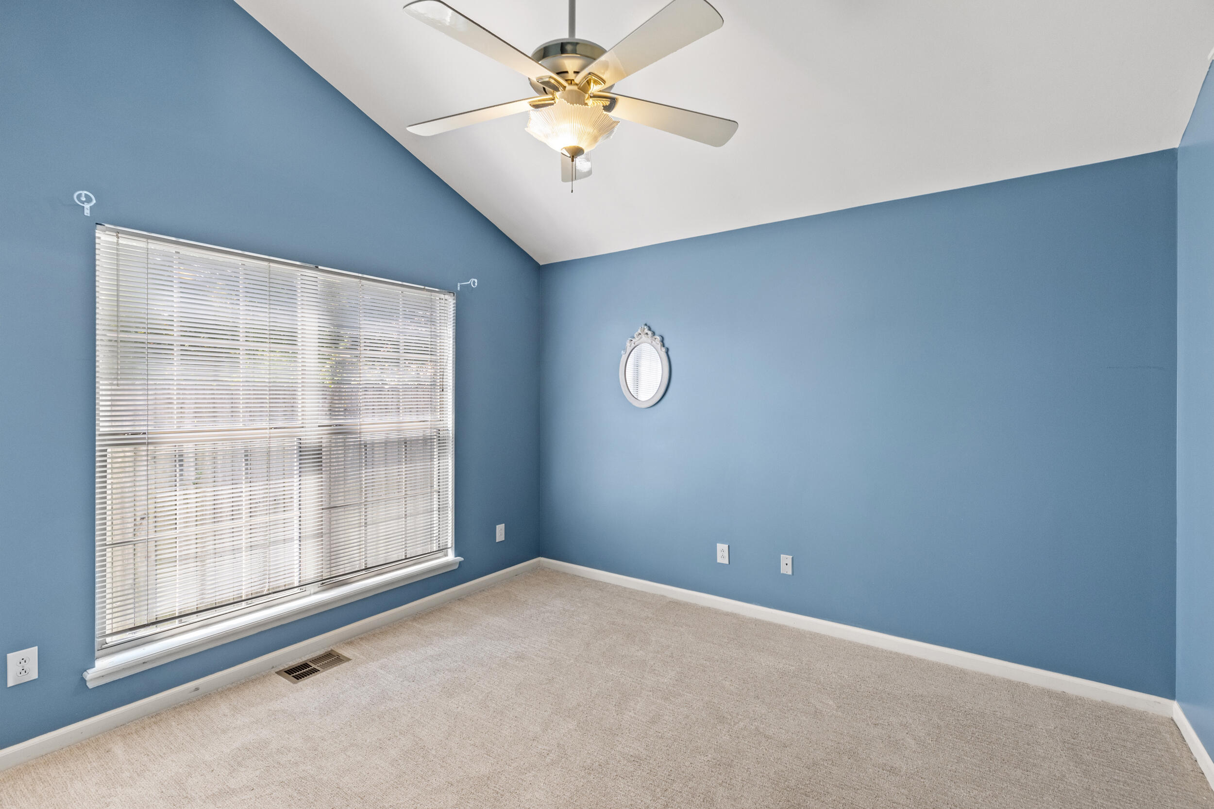 3433 Overbrook Fountain