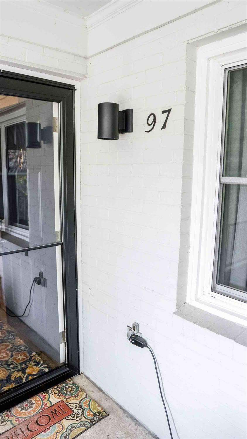 395 Redding Road, 97-98