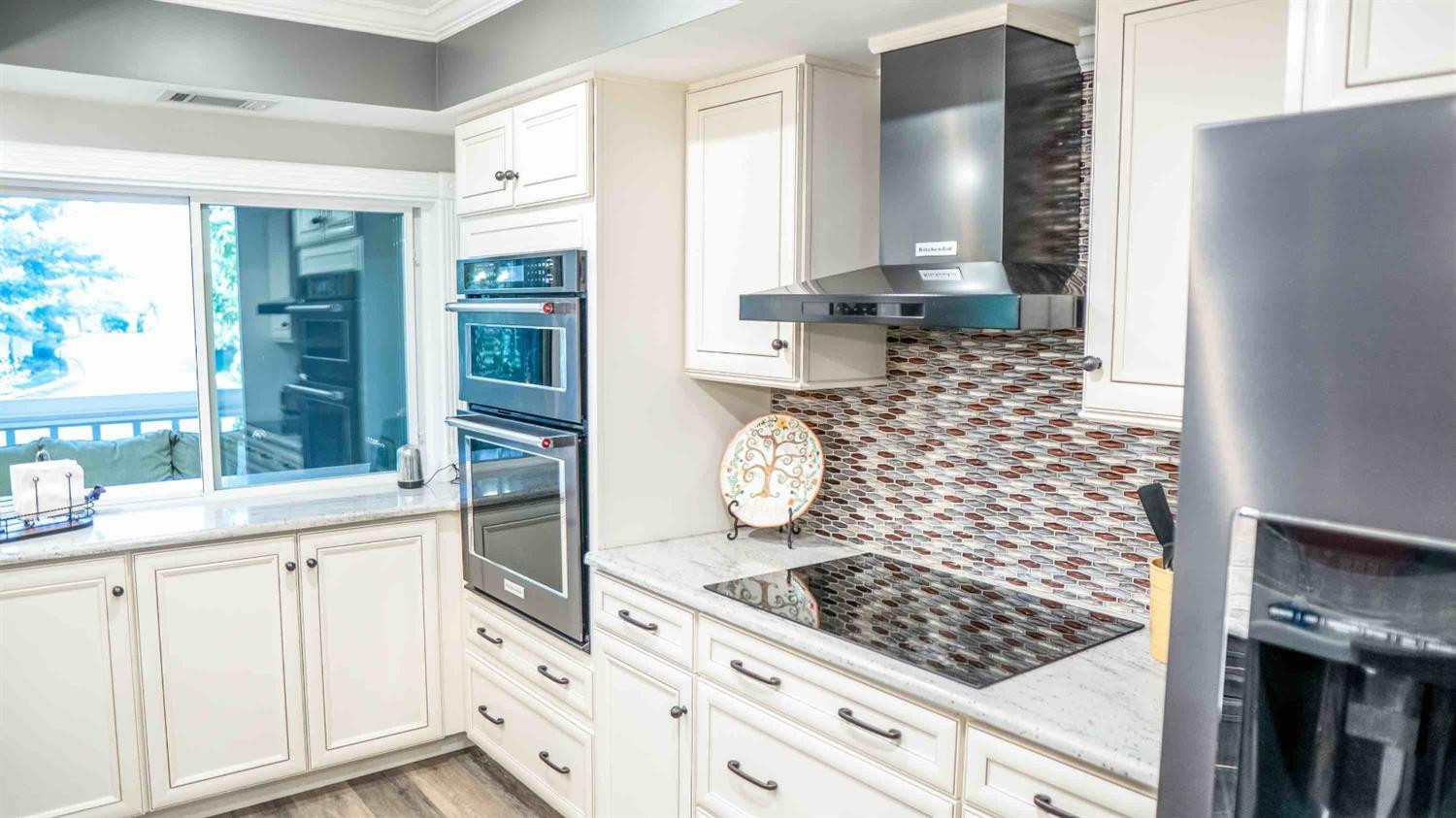 395 Redding Road, 97-98