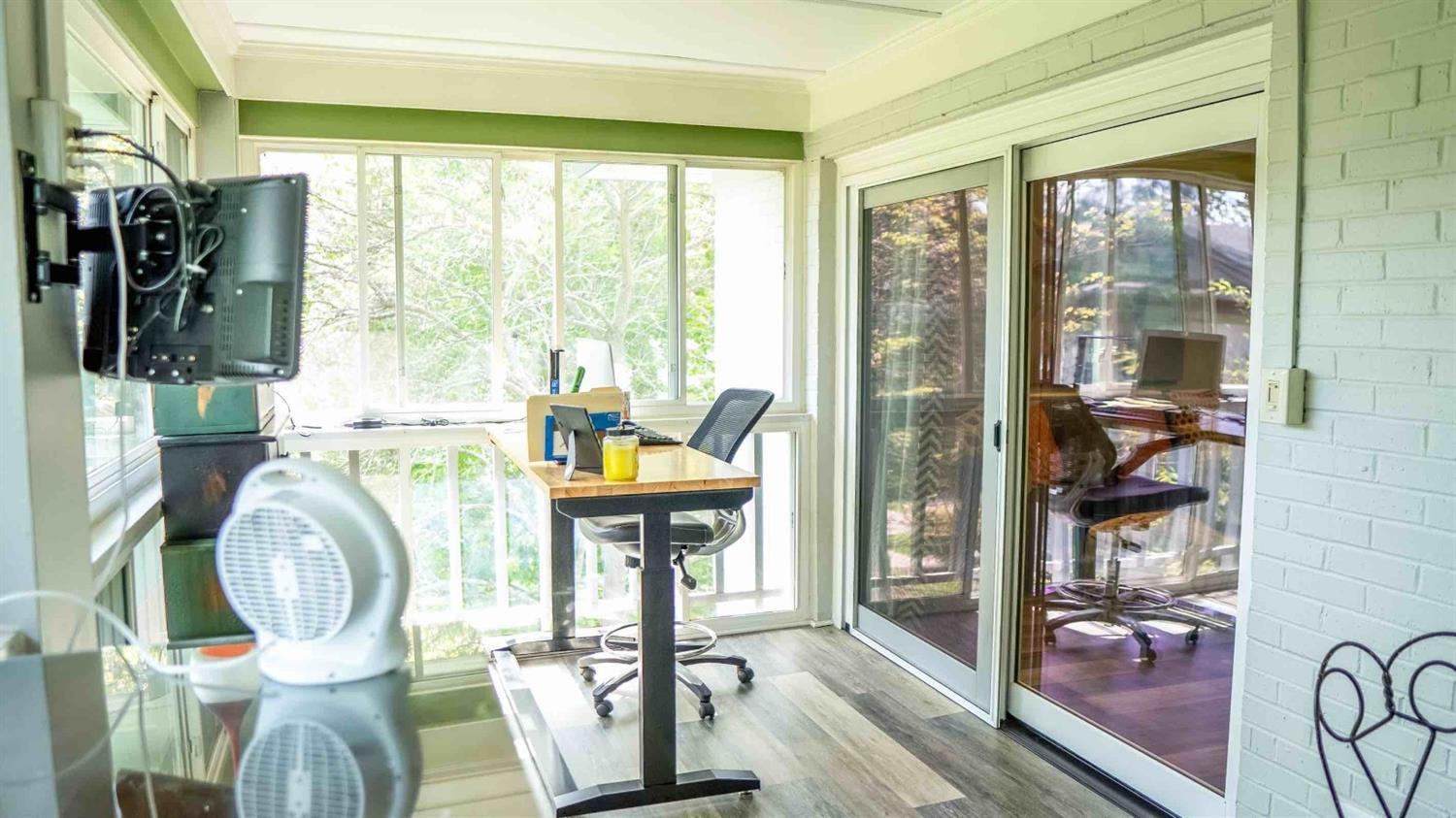 395 Redding Road, 97-98