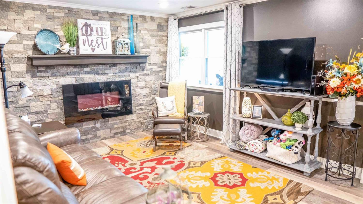 395 Redding Road, 97-98