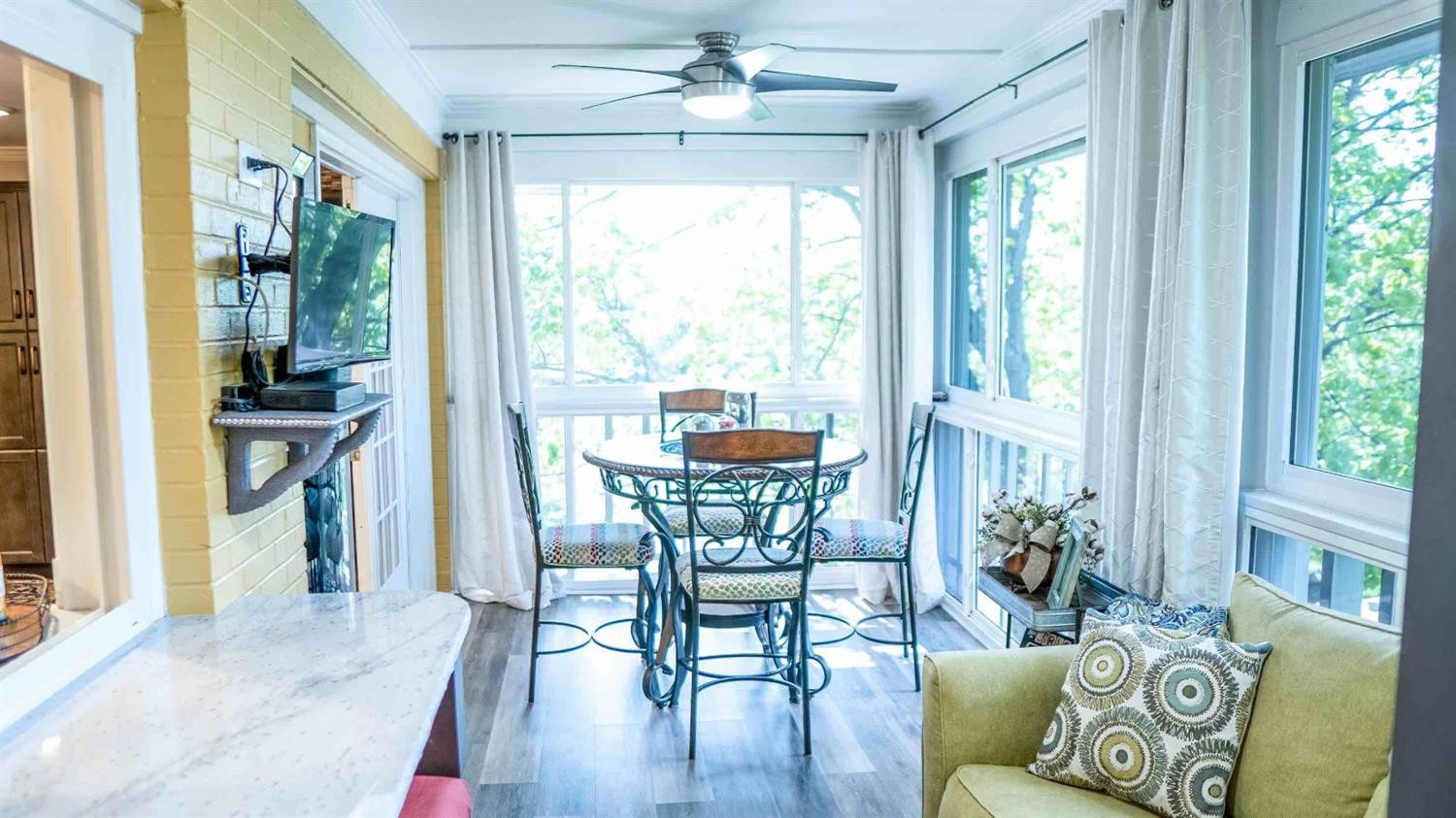 395 Redding Road, 97-98