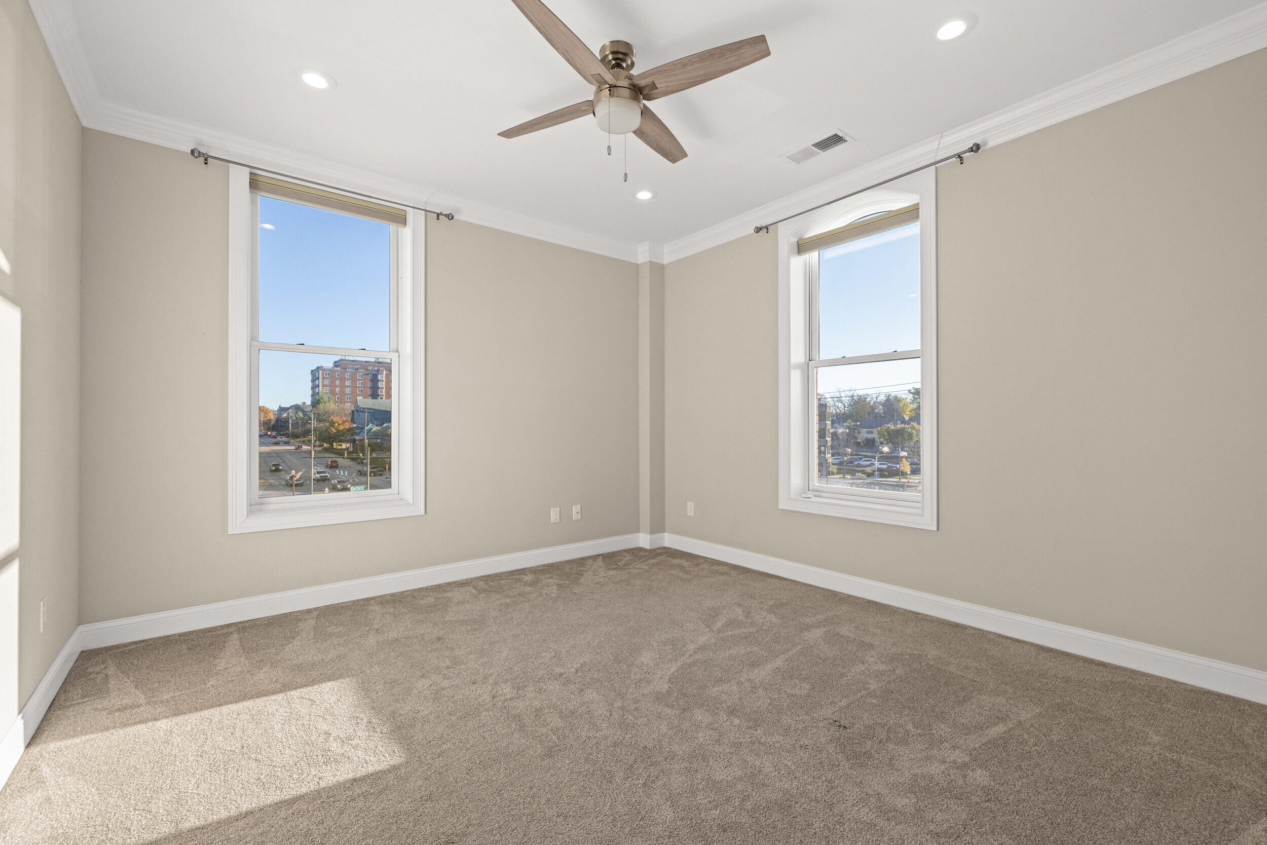 369 East Main Street Unit: 306