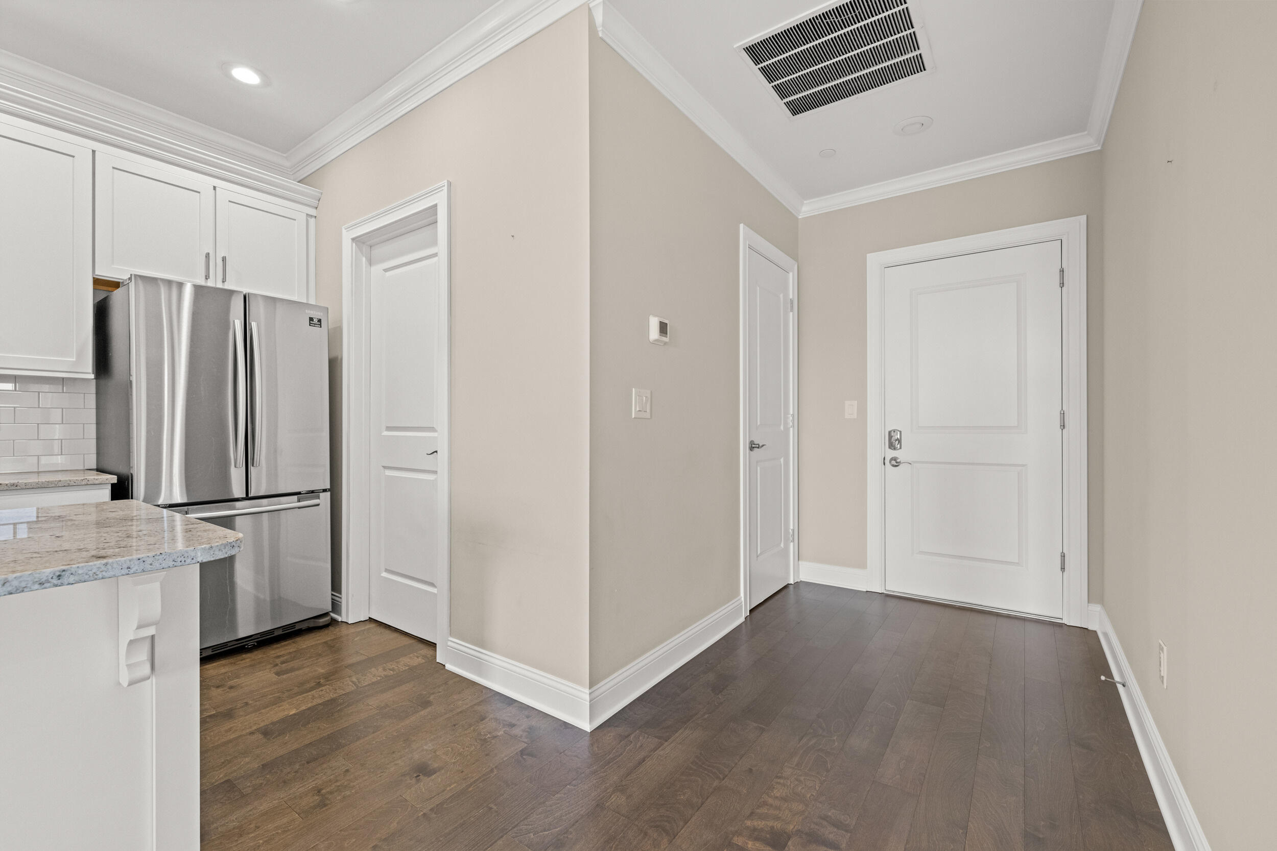 369 East Main Street Unit: 306