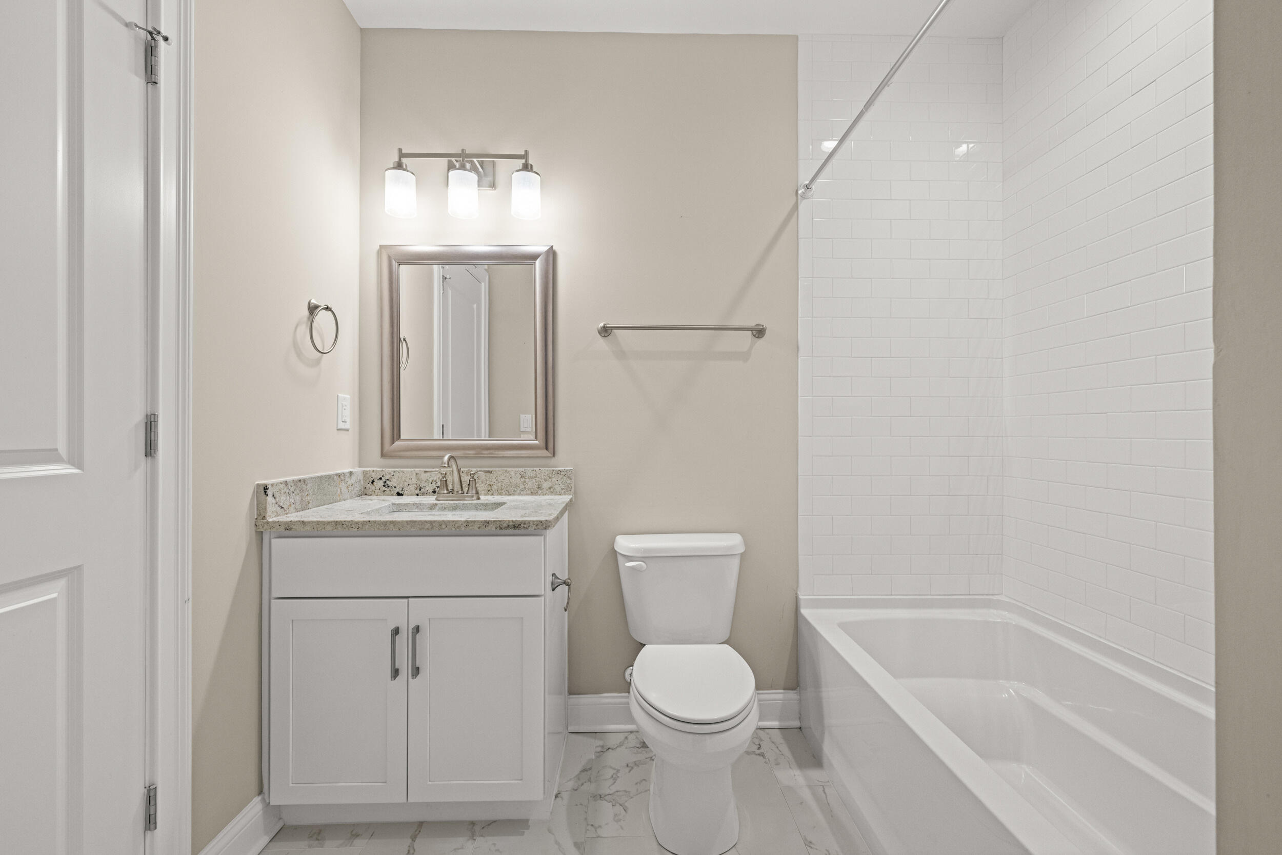 369 East Main Street Unit: 306