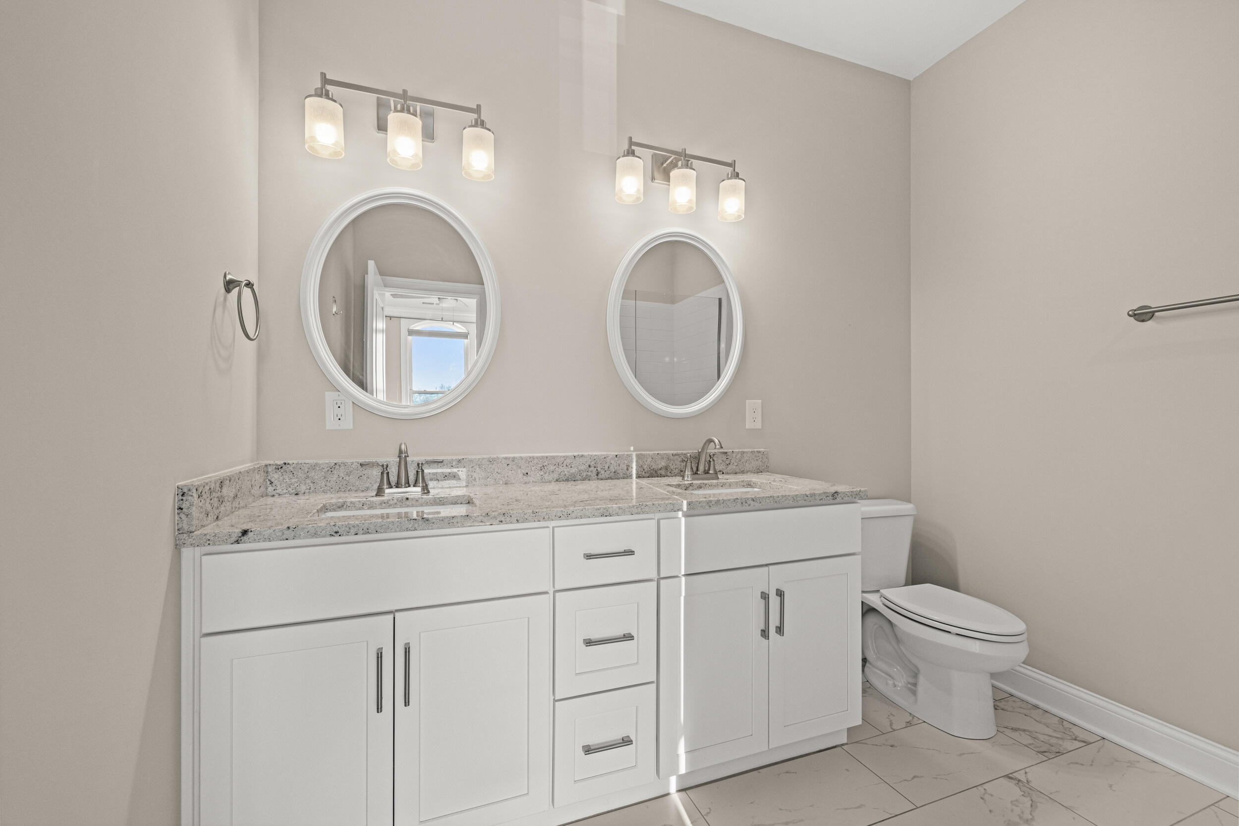 369 East Main Street Unit: 306