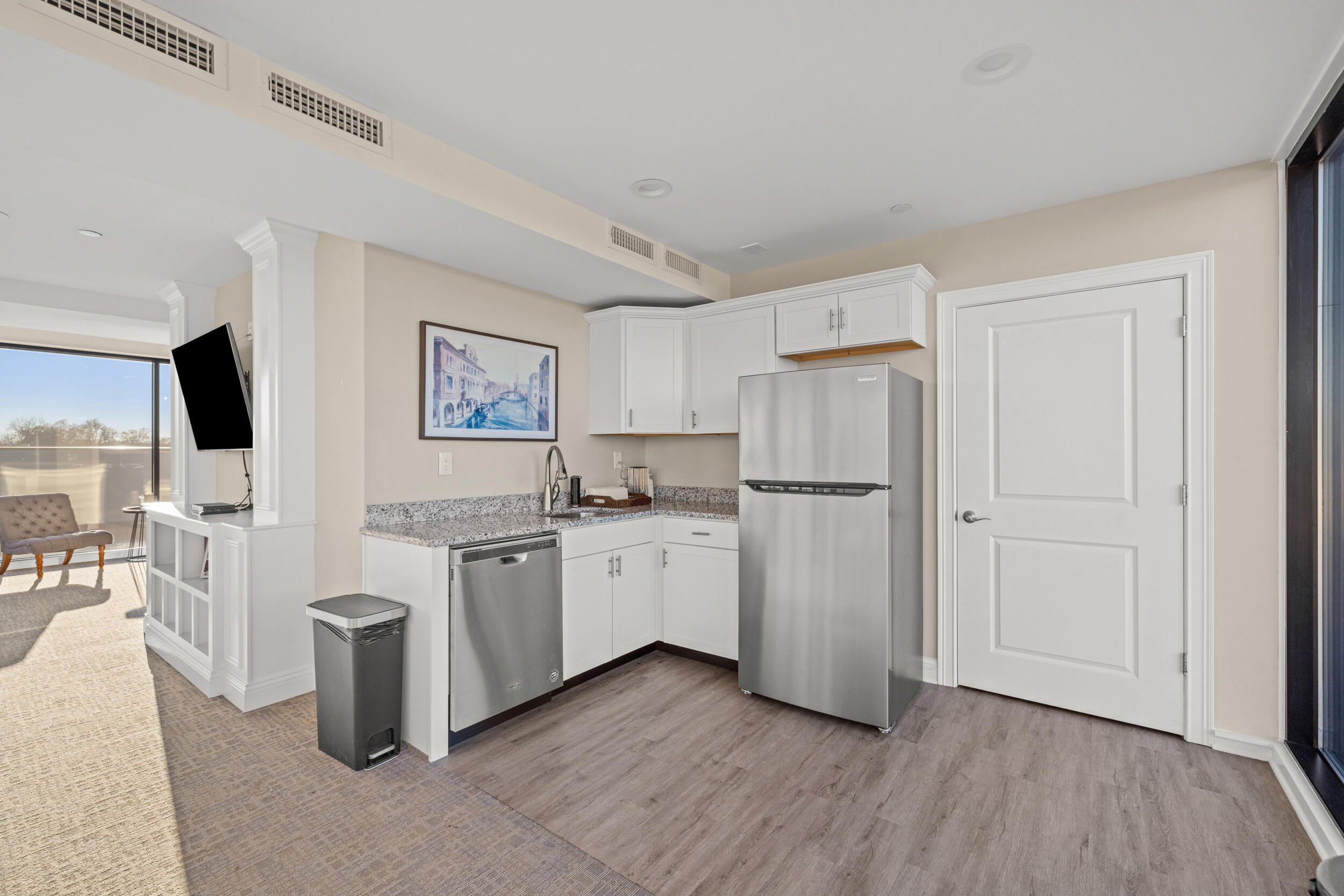 369 East Main Street Unit: 306