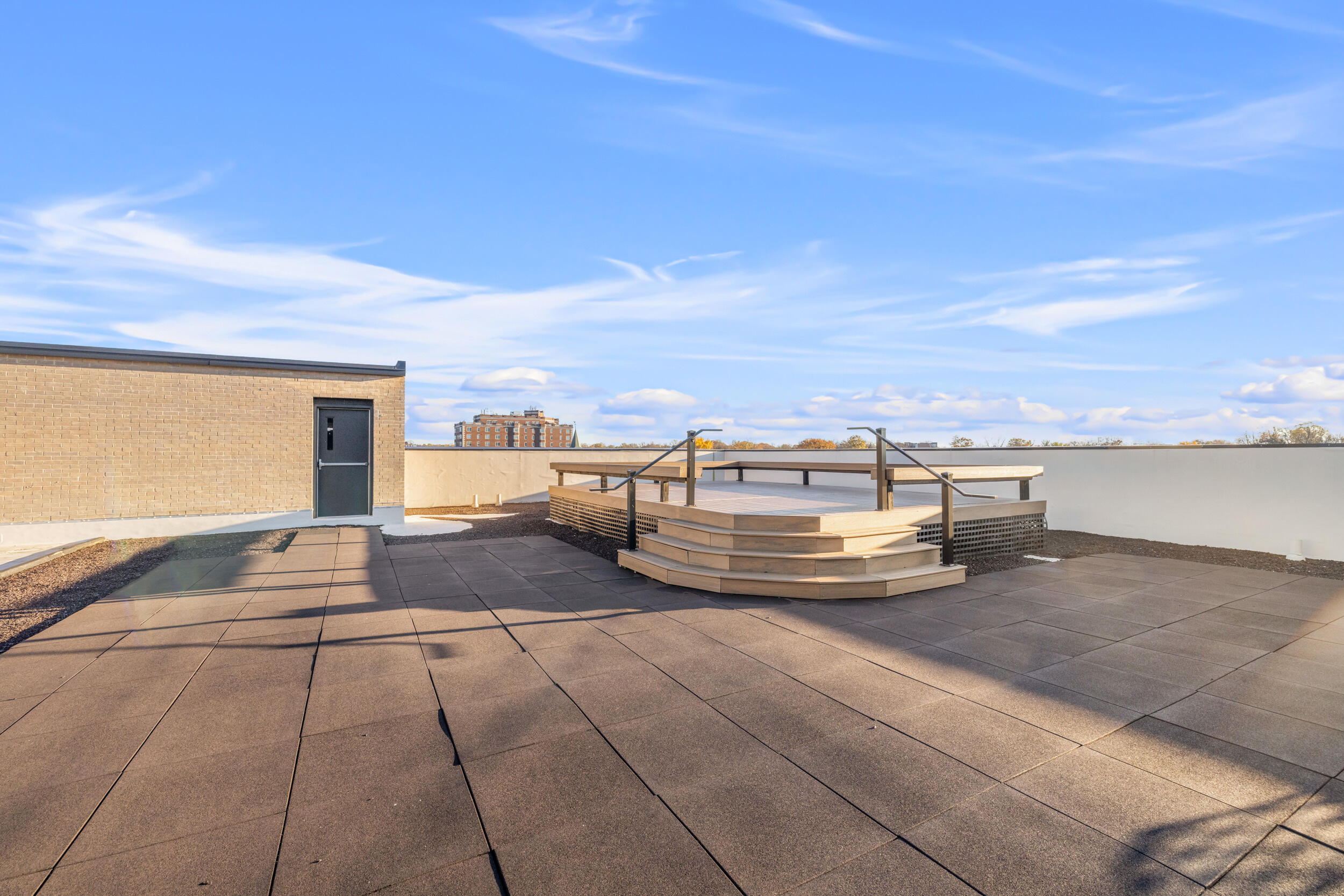 369 East Main Street Unit: 306