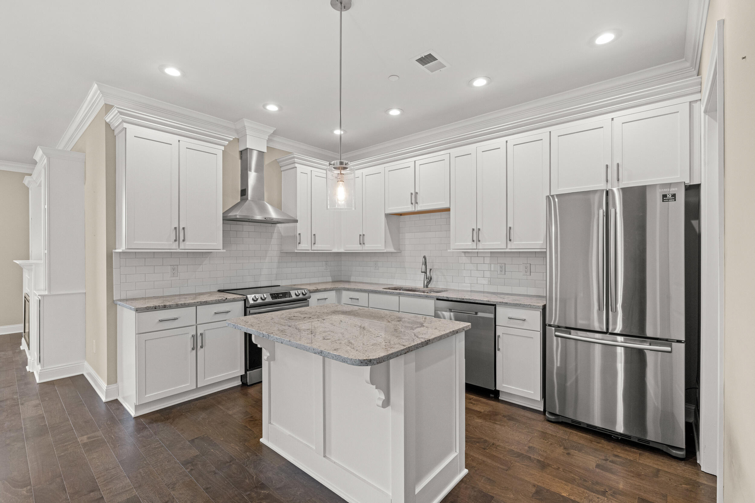 369 East Main Street Unit: 306