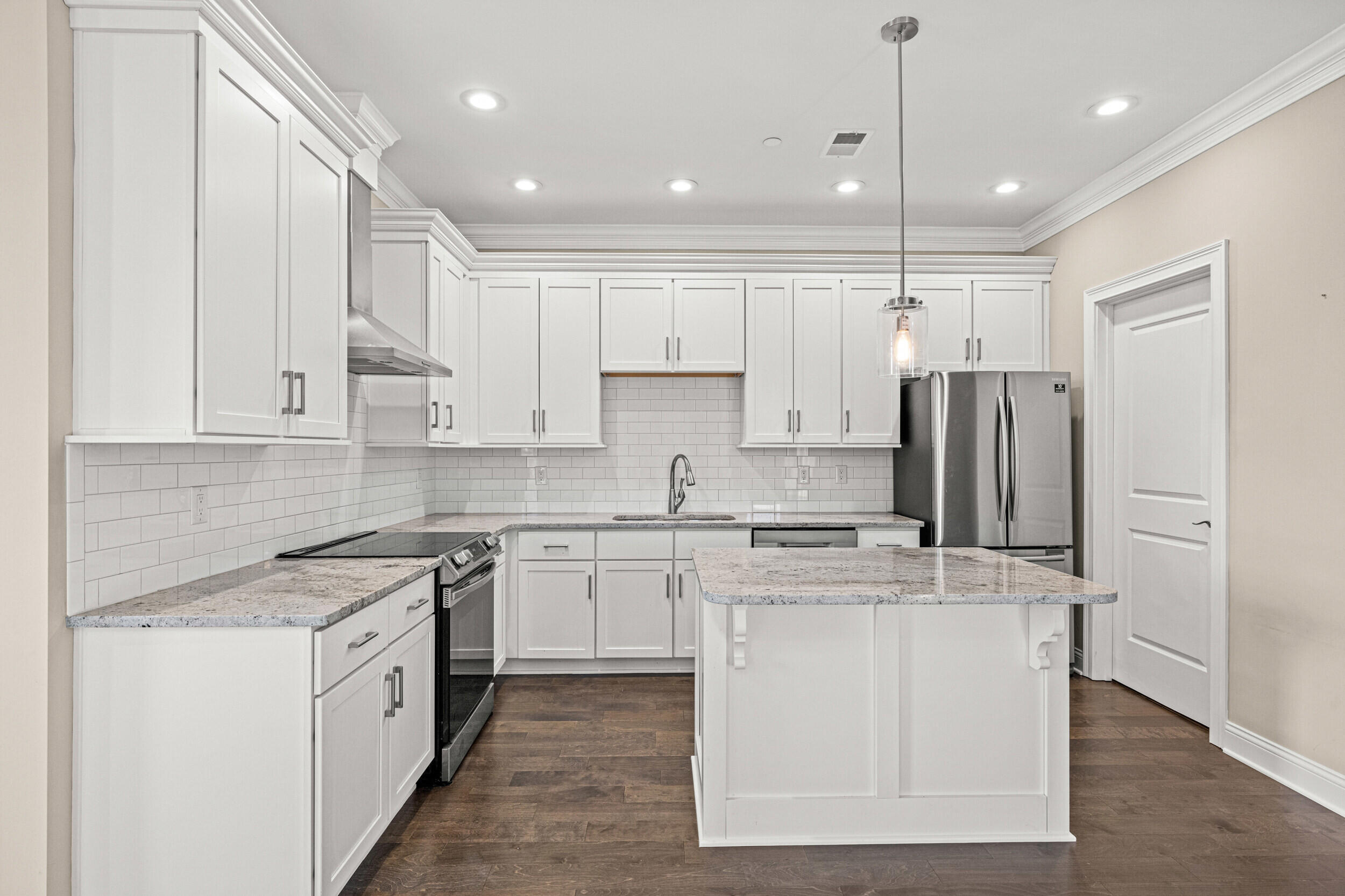 369 East Main Street Unit: 306