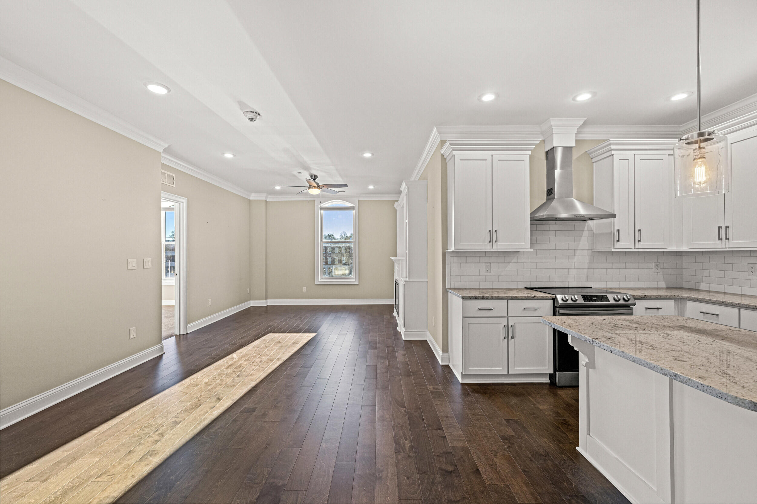 369 East Main Street Unit: 306