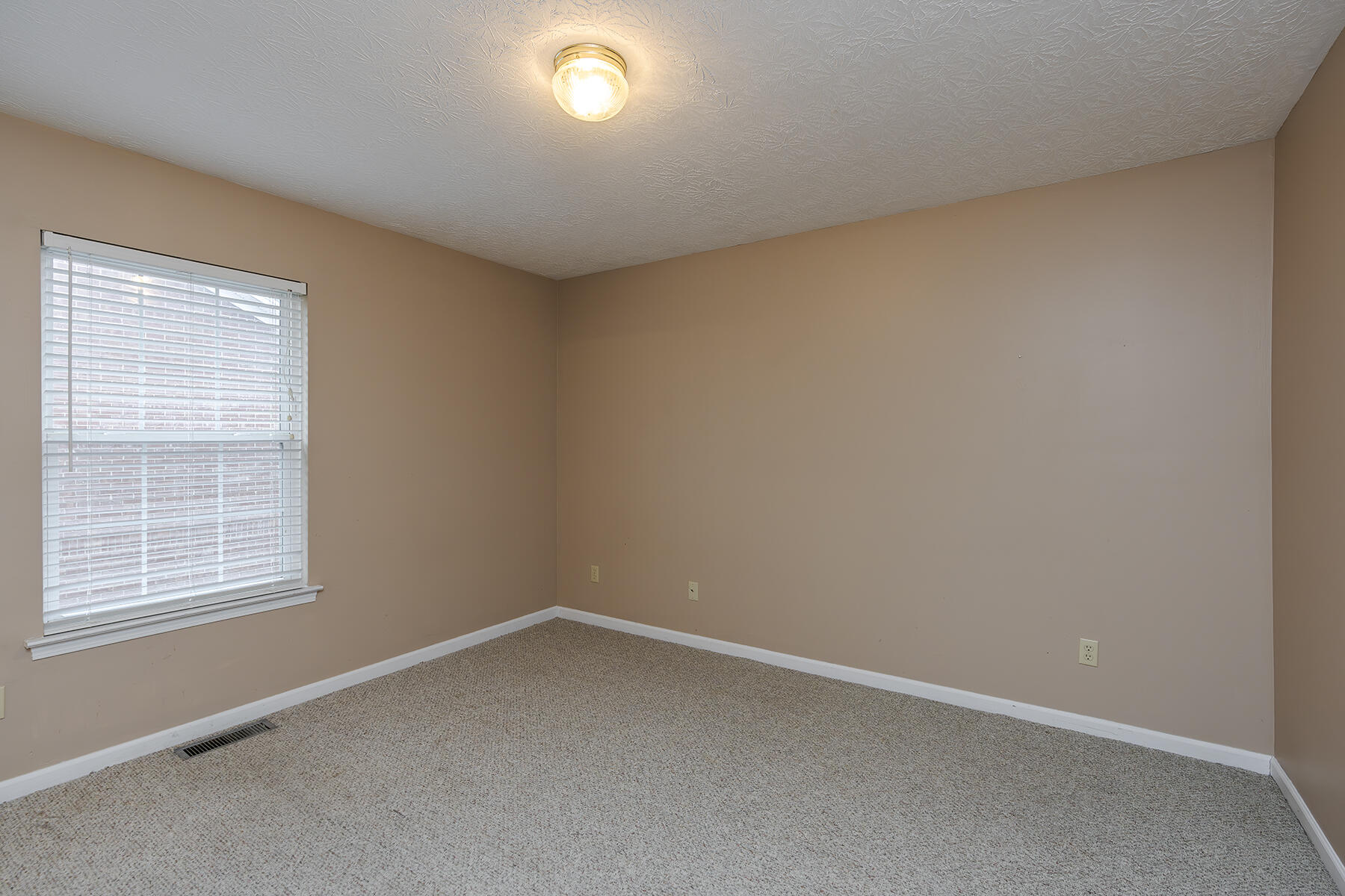 1429 Trent Boulevard, 1