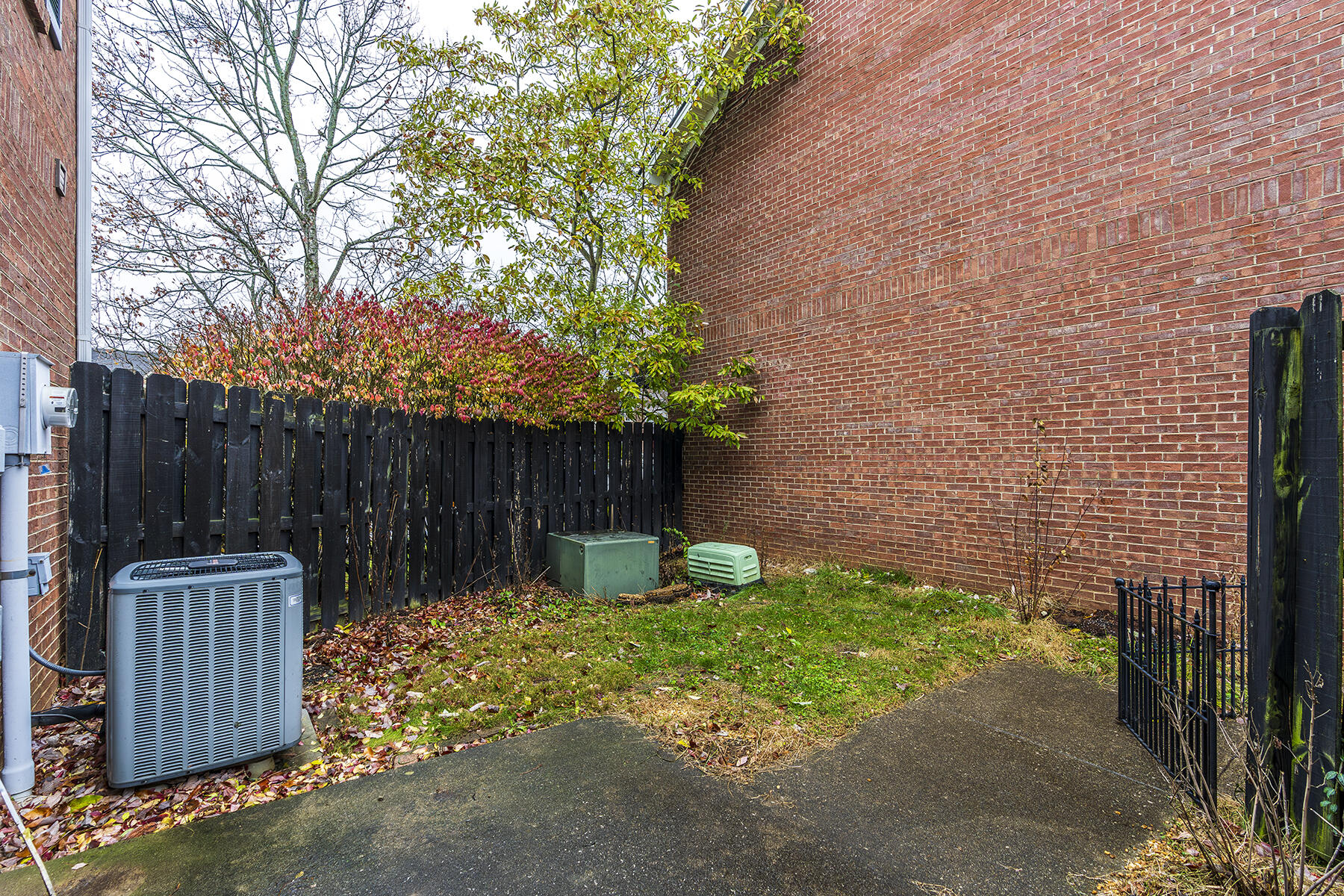 1429 Trent Boulevard, 1