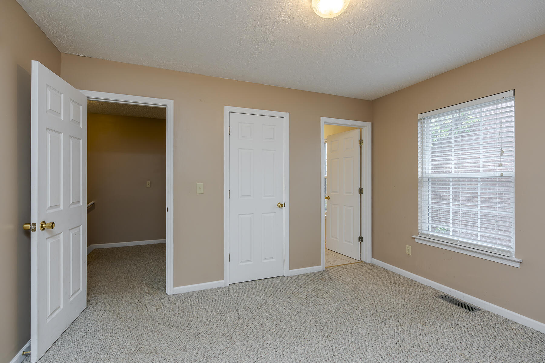 1429 Trent Boulevard, 1