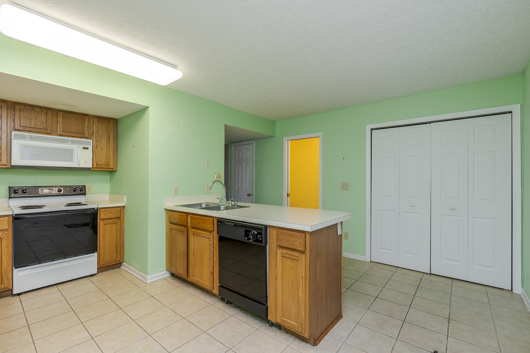 1429 Trent Boulevard, 1