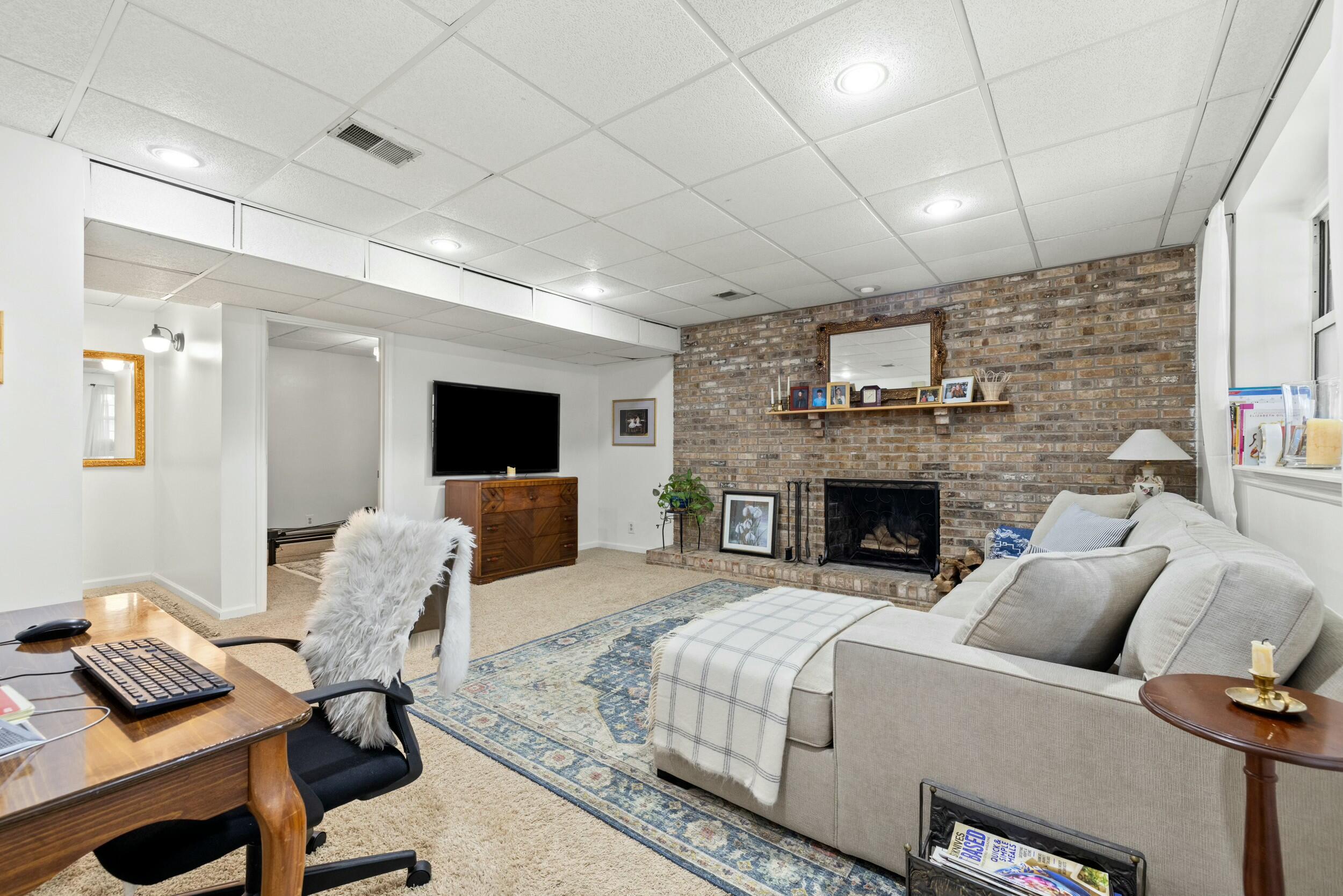 3808 Brookdale Circle