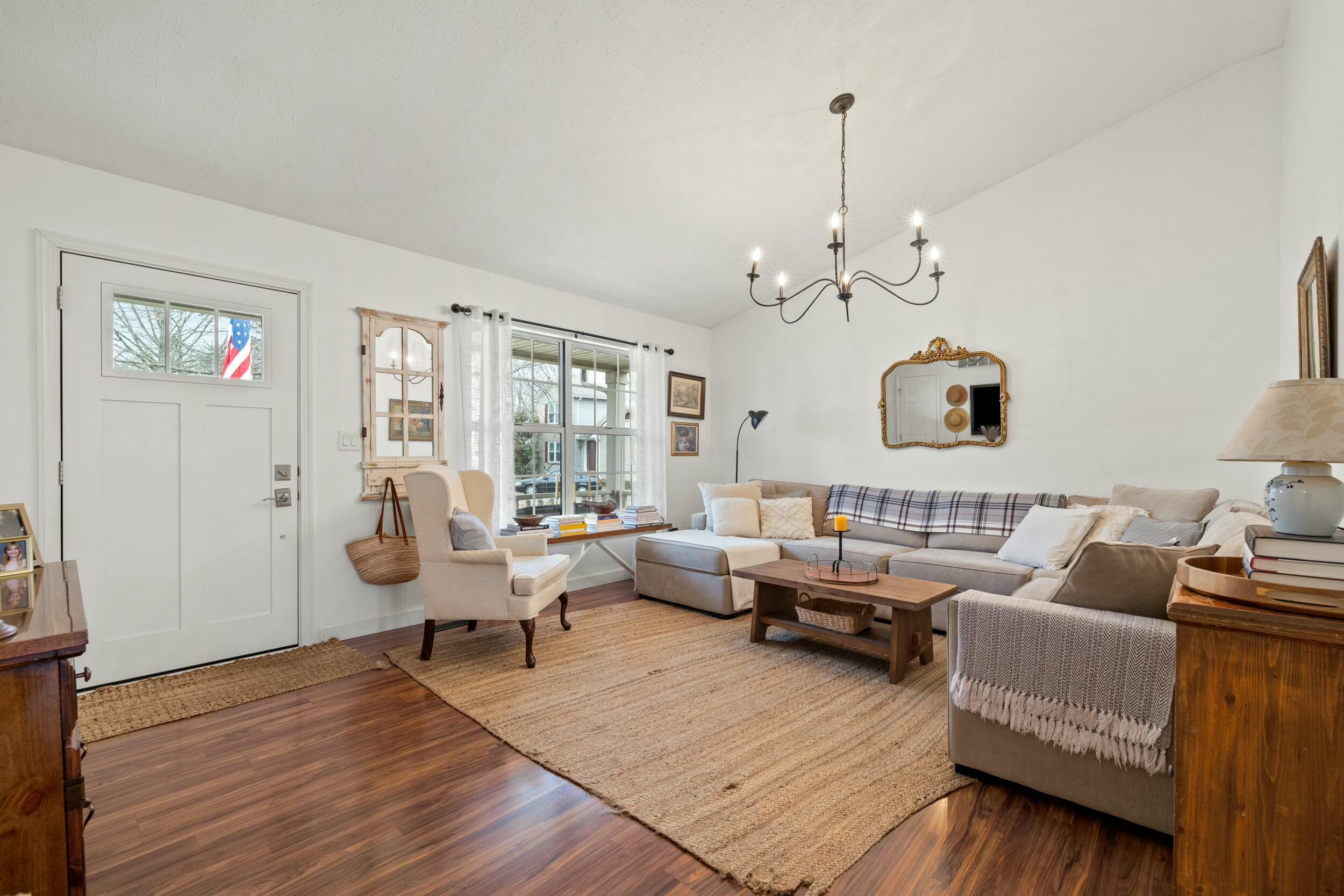 3808 Brookdale Circle