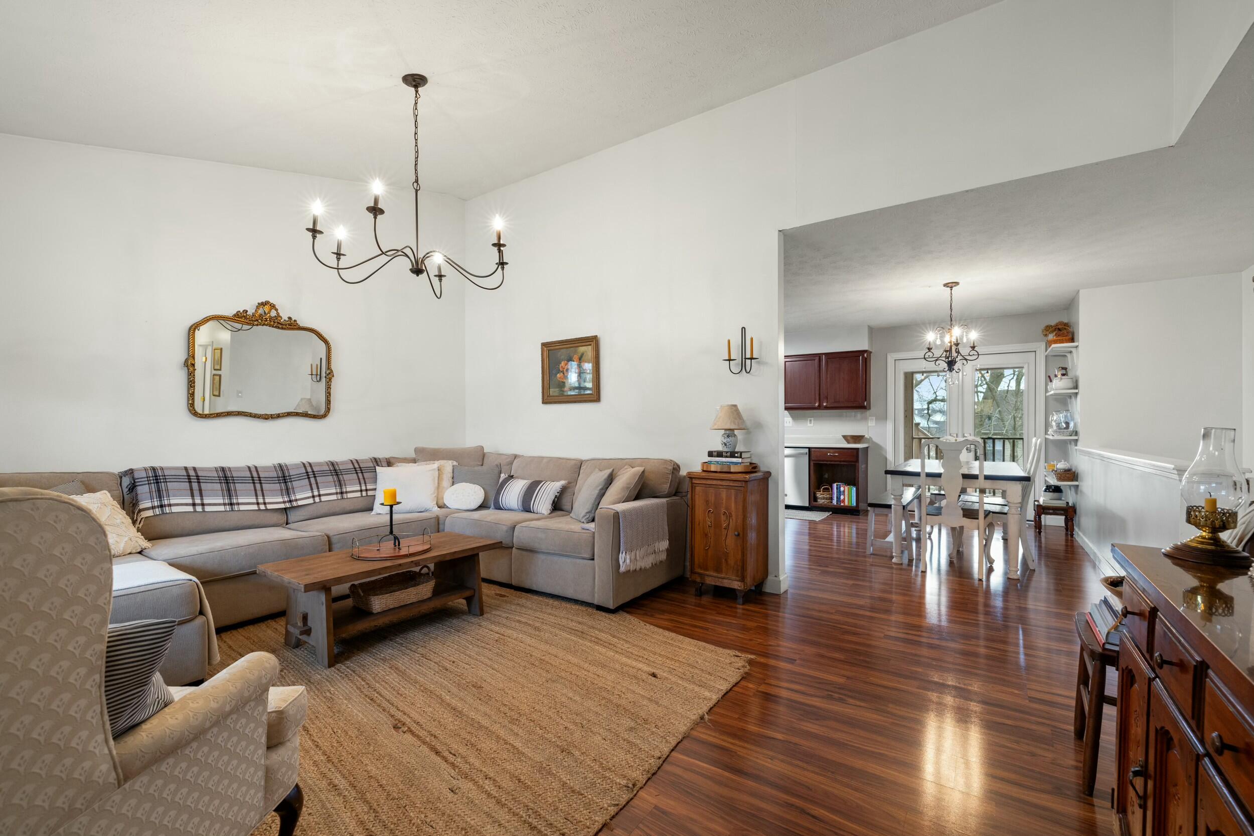 3808 Brookdale Circle