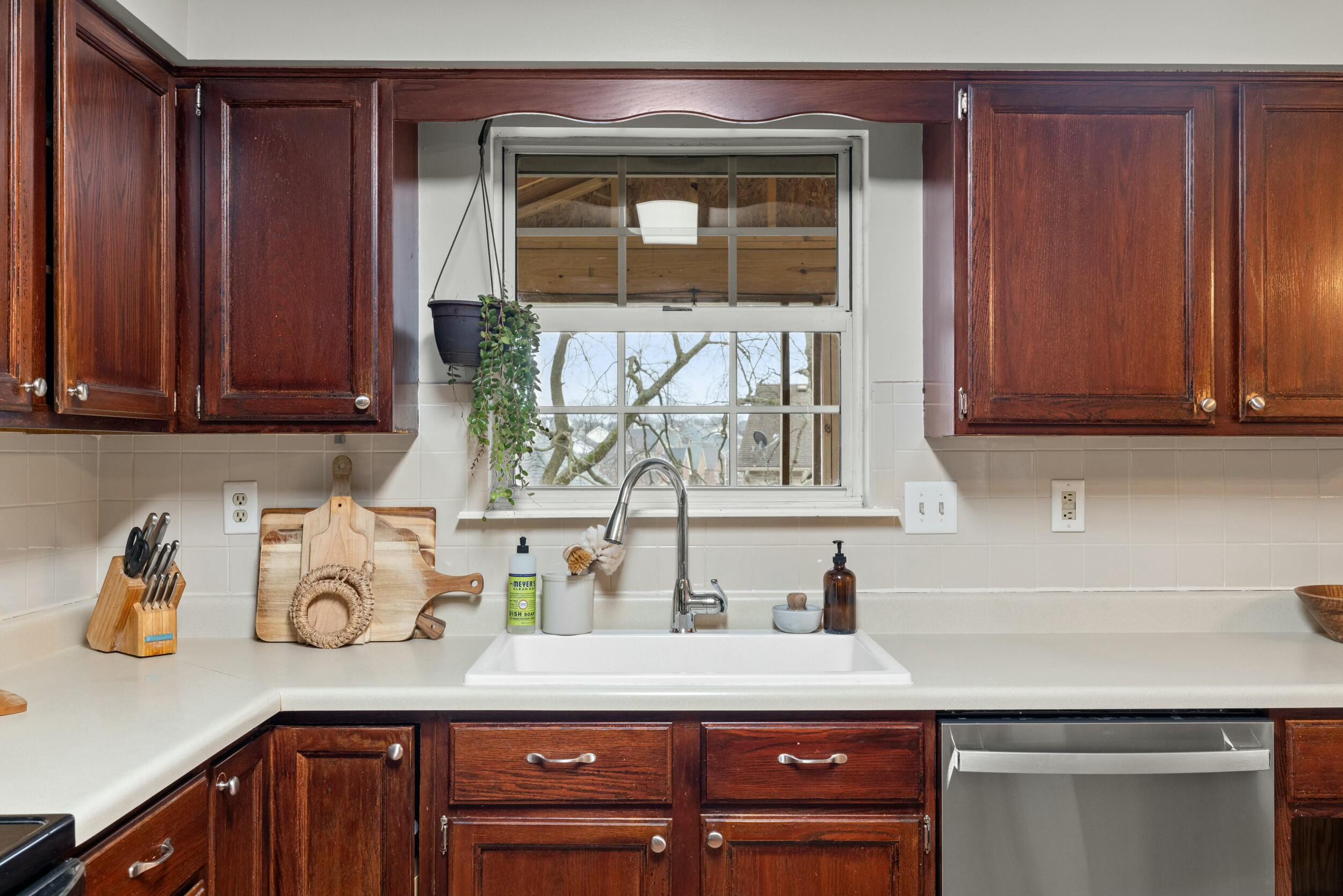 3808 Brookdale Circle