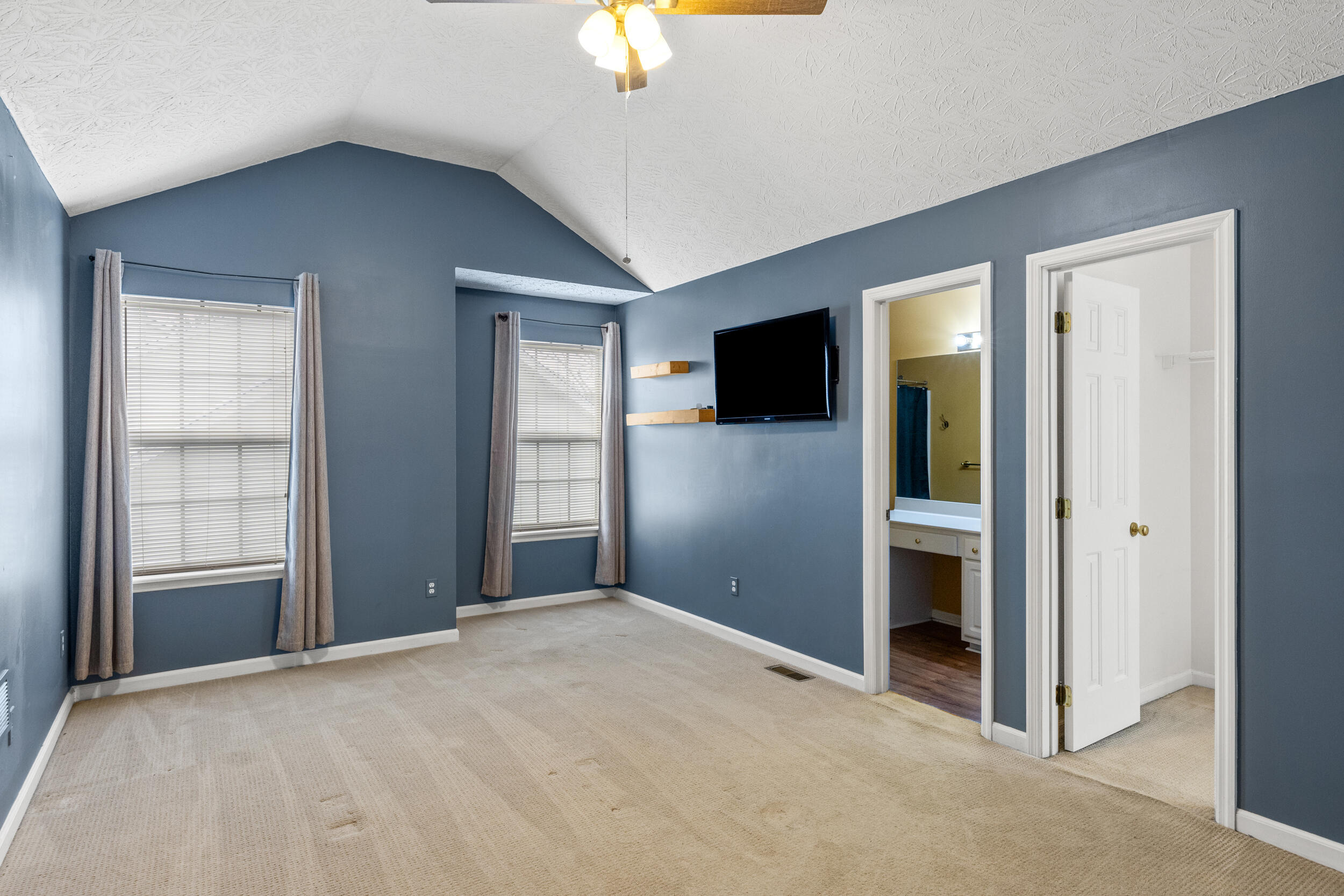 2532 Island Pond Road