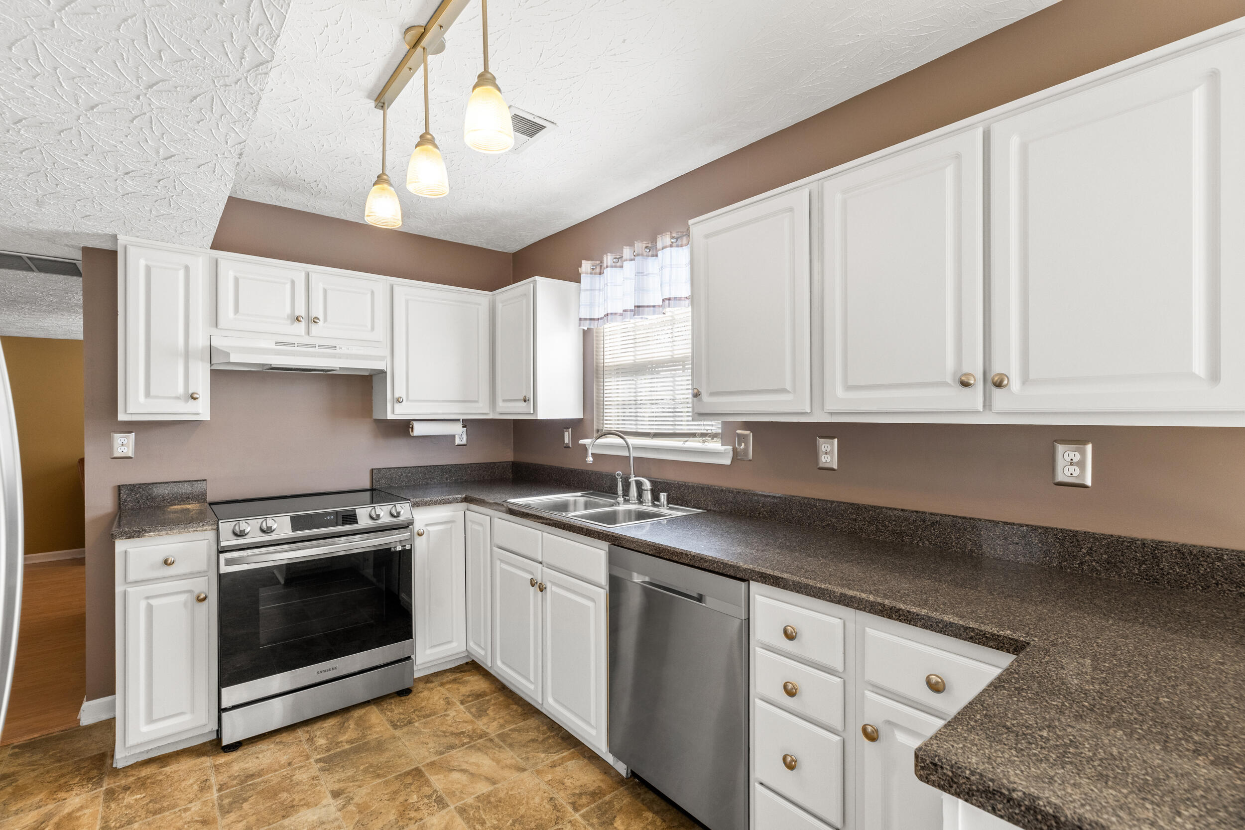 2532 Island Pond Road