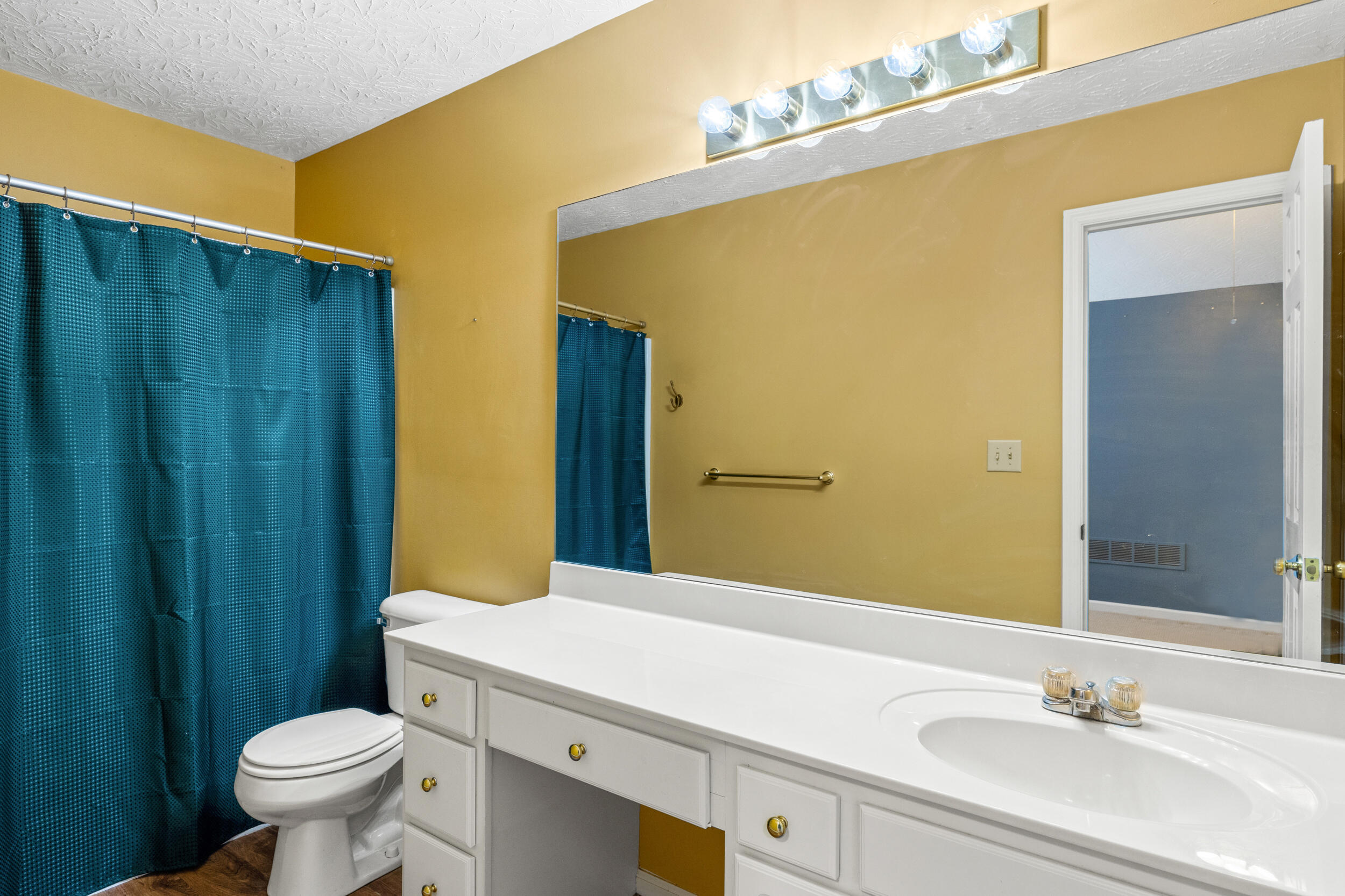 2532 Island Pond Road