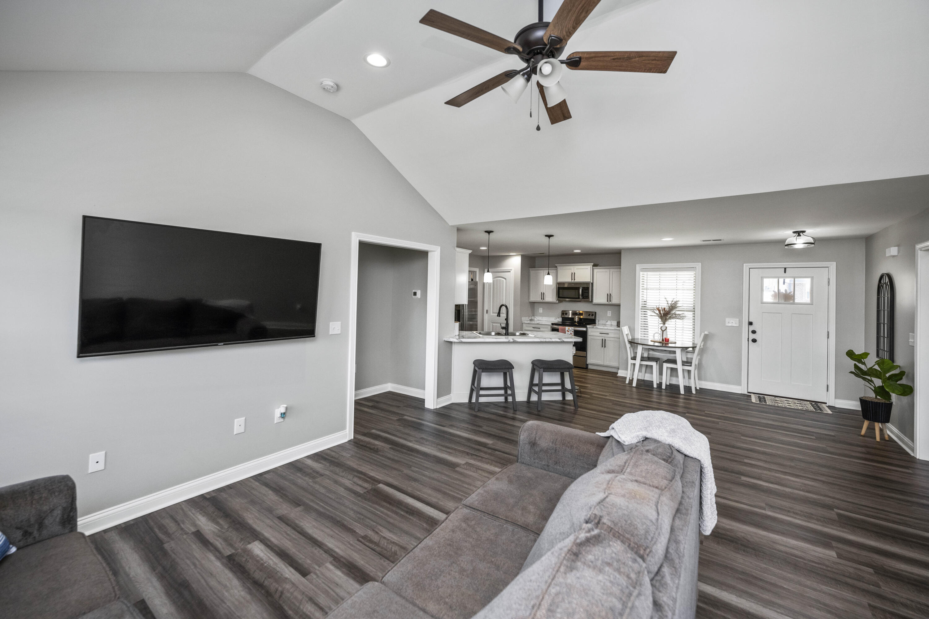 449 Middle Creek Way