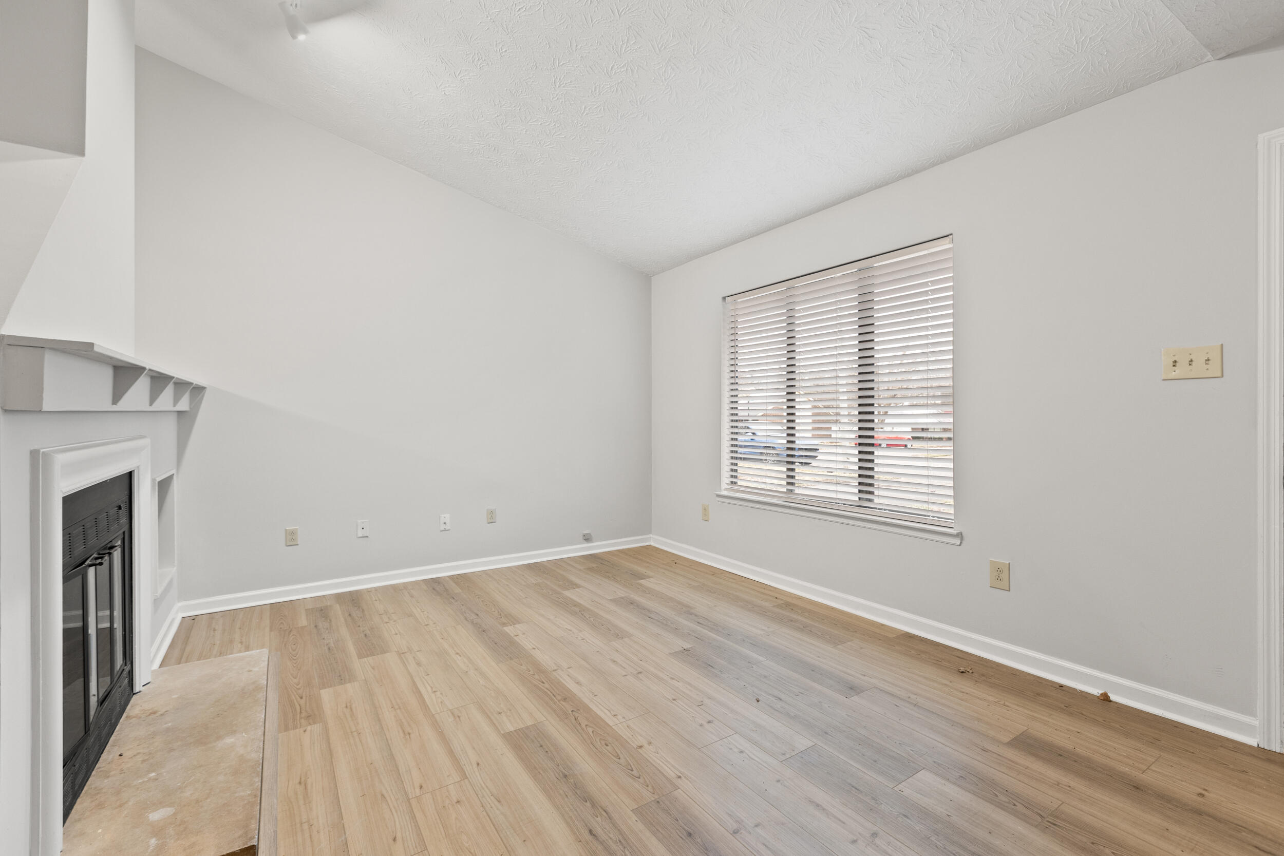 3464 Woodspring Drive