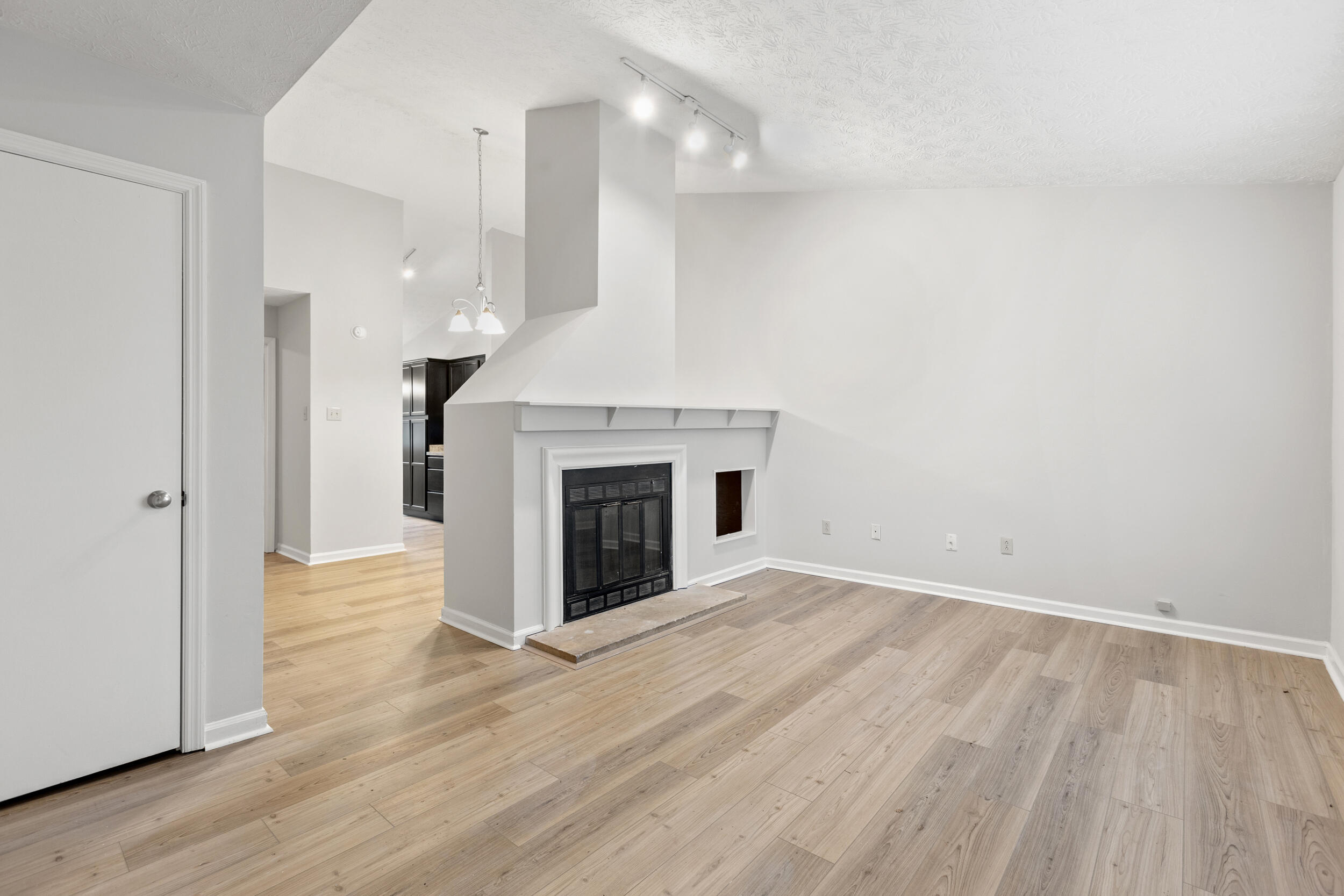 3464 Woodspring Drive