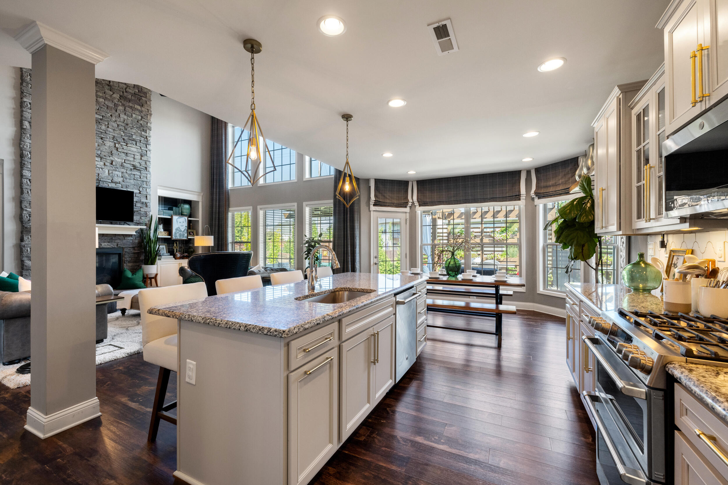 1637 Cornelius Trace