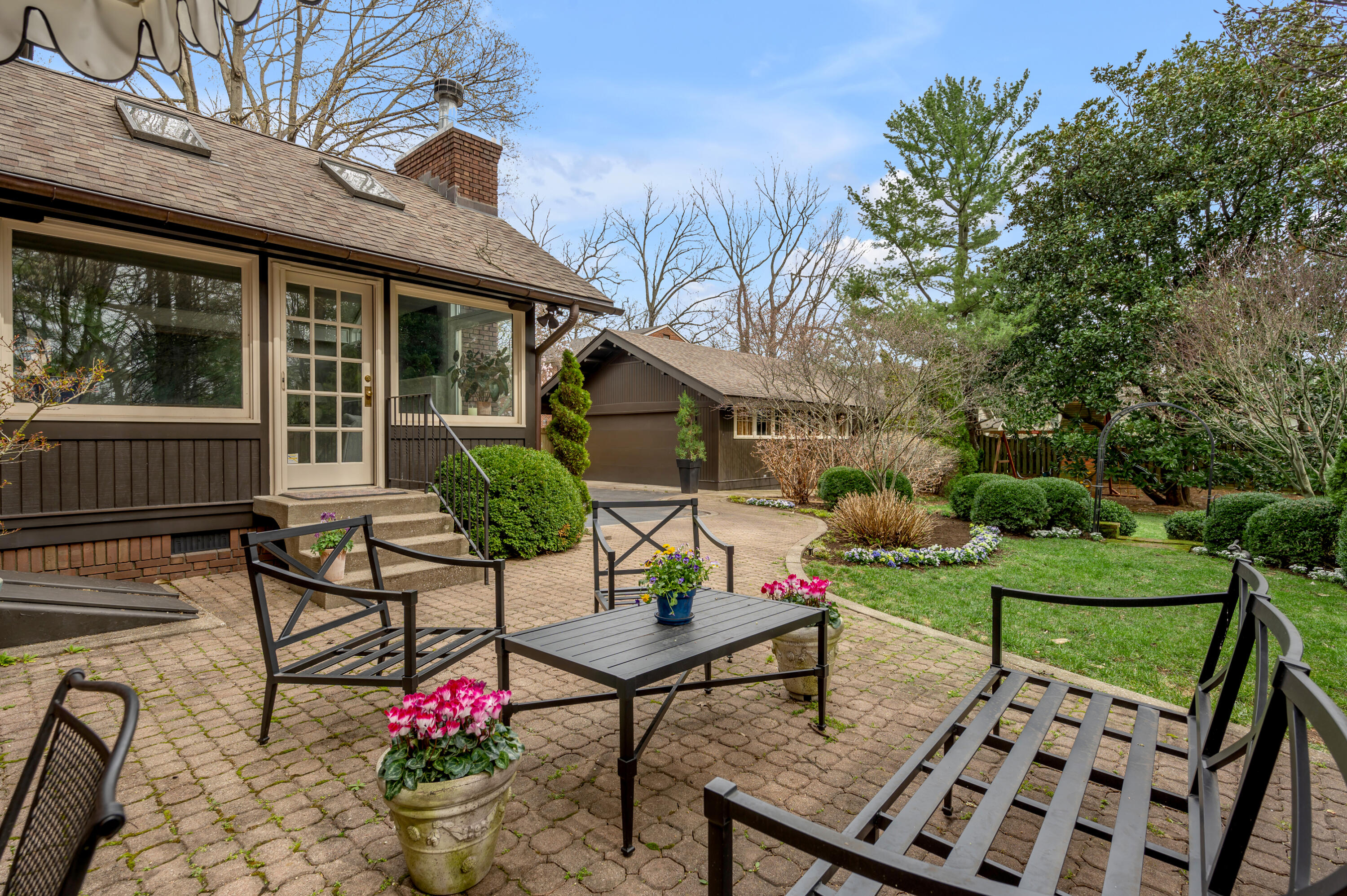 290 South Ashland Avenue