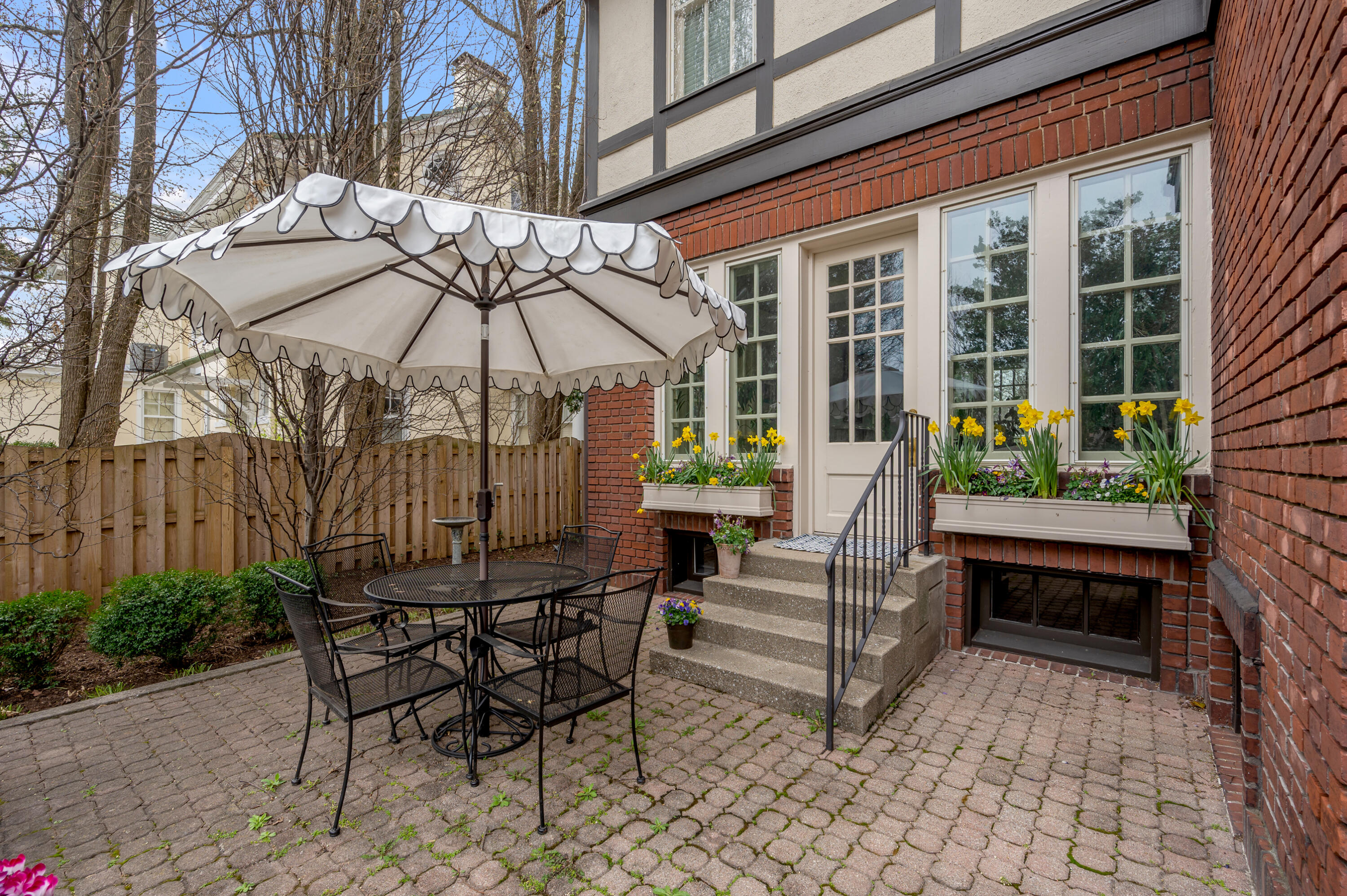 290 South Ashland Avenue